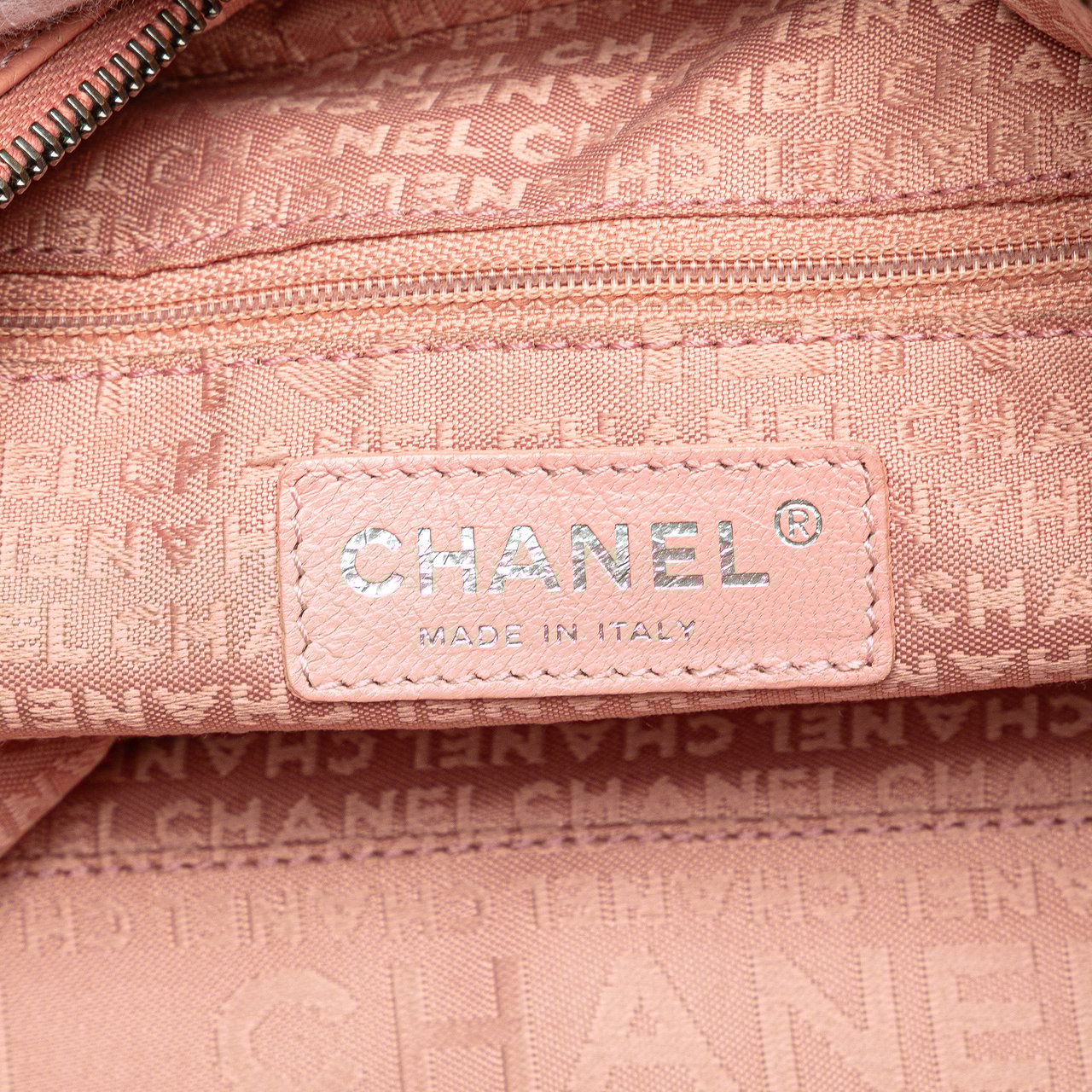 Chanel Small Choco Bar Caviar Shoulder Bag Roze