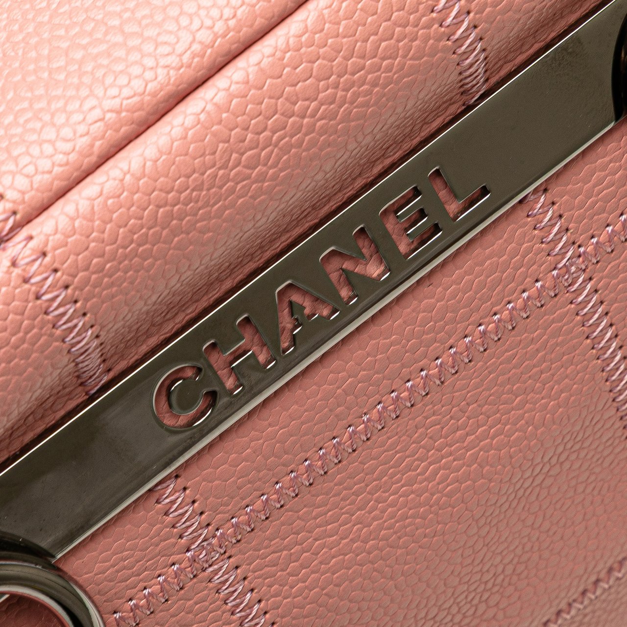Chanel Small Choco Bar Caviar Shoulder Bag Roze
