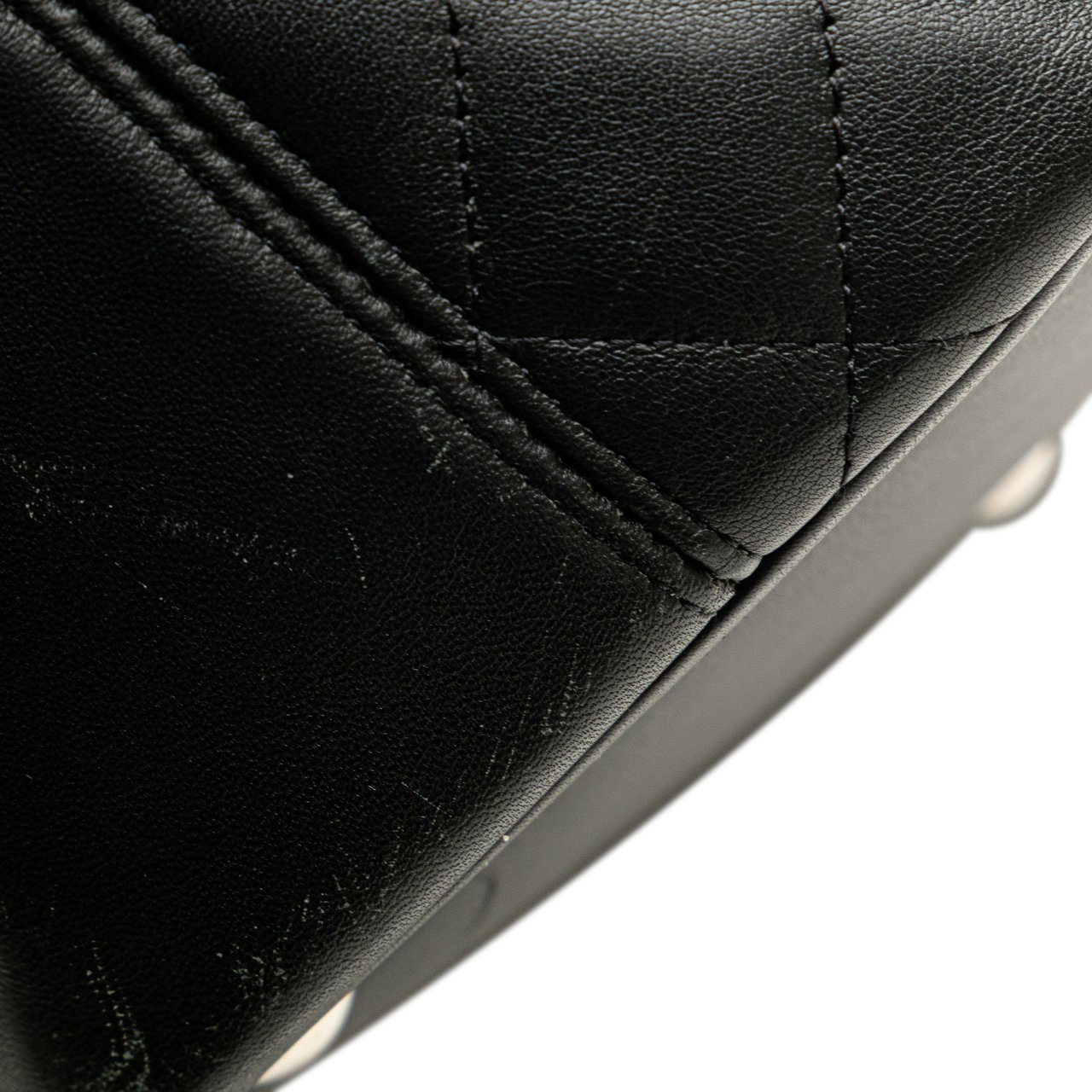 Chanel Large Quilted Calfskin Cambon Ligne Tote Zwart