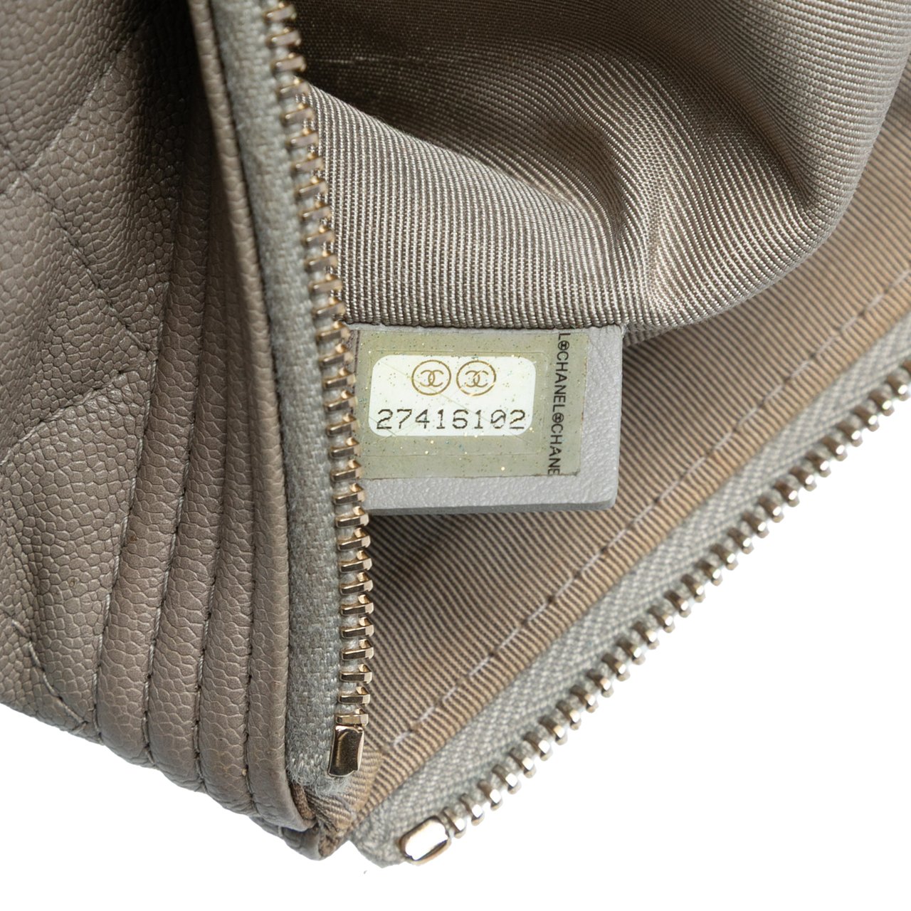 Chanel Medium Quilted Caviar Boy O Case Clutch Grijs