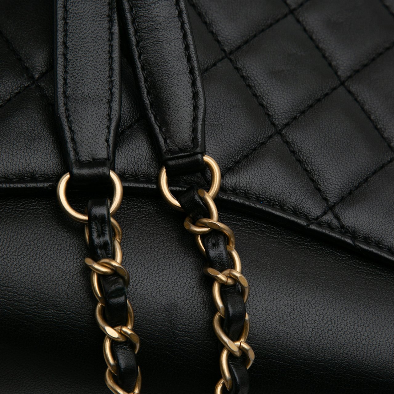 Chanel Lambskin Lucky Charms Flap Crossbody Zwart
