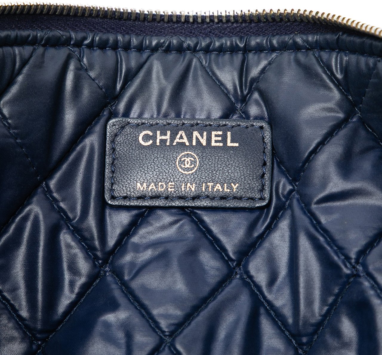 Chanel CC Large Quilted Lambskin O Case Clutch Blauw