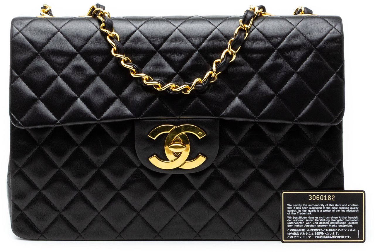 Chanel Maxi XL Classic Lambskin Single Flap Zwart