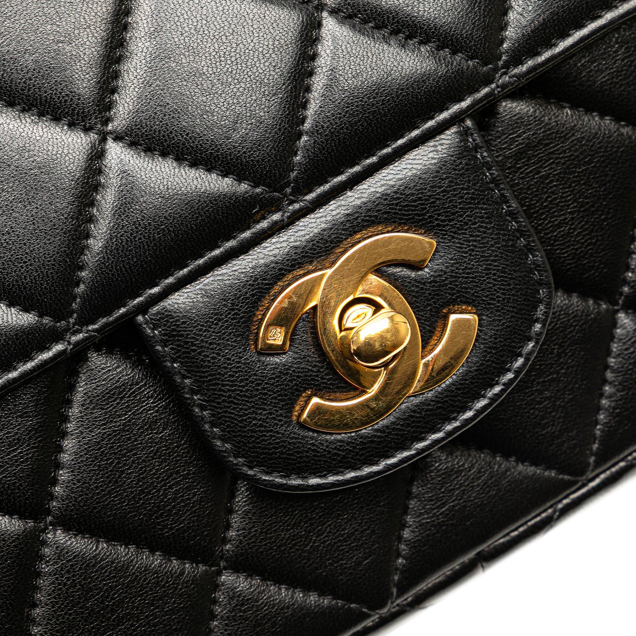 Chanel Medium CC Quilted Lambskin Border Single Flap Zwart