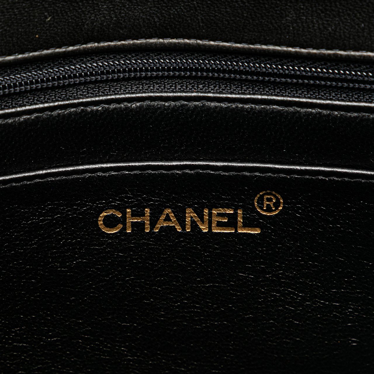 Chanel Medium CC Quilted Lambskin Border Single Flap Zwart