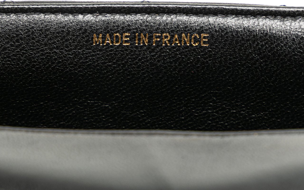 Chanel Medium CC Quilted Lambskin Border Single Flap Zwart