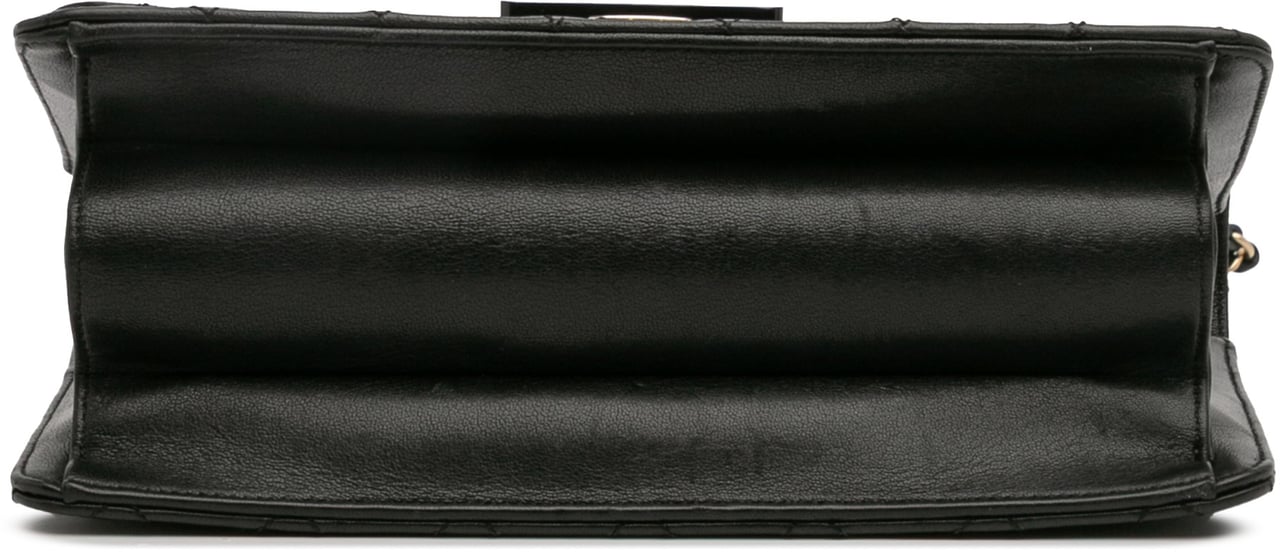 Chanel Large Sheepskin Beauty Lock Flap Zwart