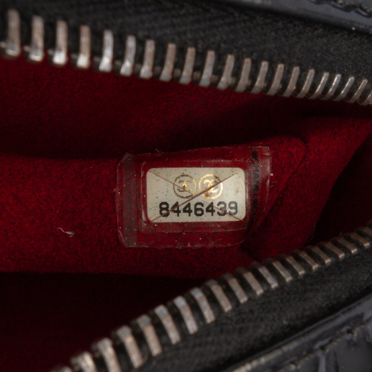 Chanel CC Chocolate Bar Patent Shoulder Bag Zwart