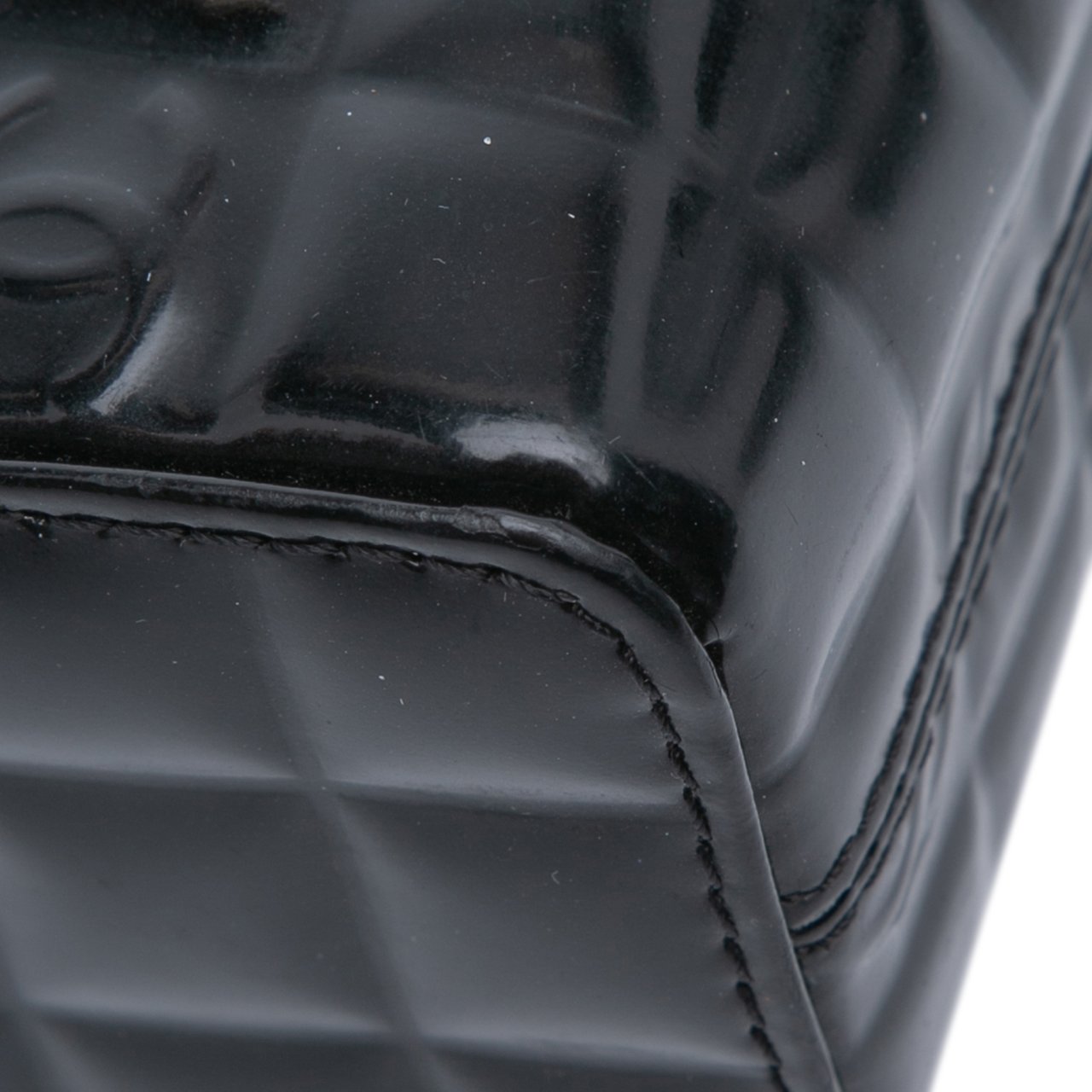 Chanel CC Chocolate Bar Patent Shoulder Bag Zwart