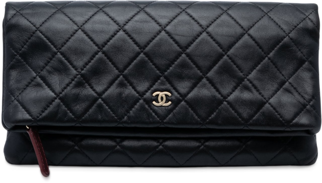 Chanel Quilted Lambskin CC Beauty Foldover Clutch Zwart