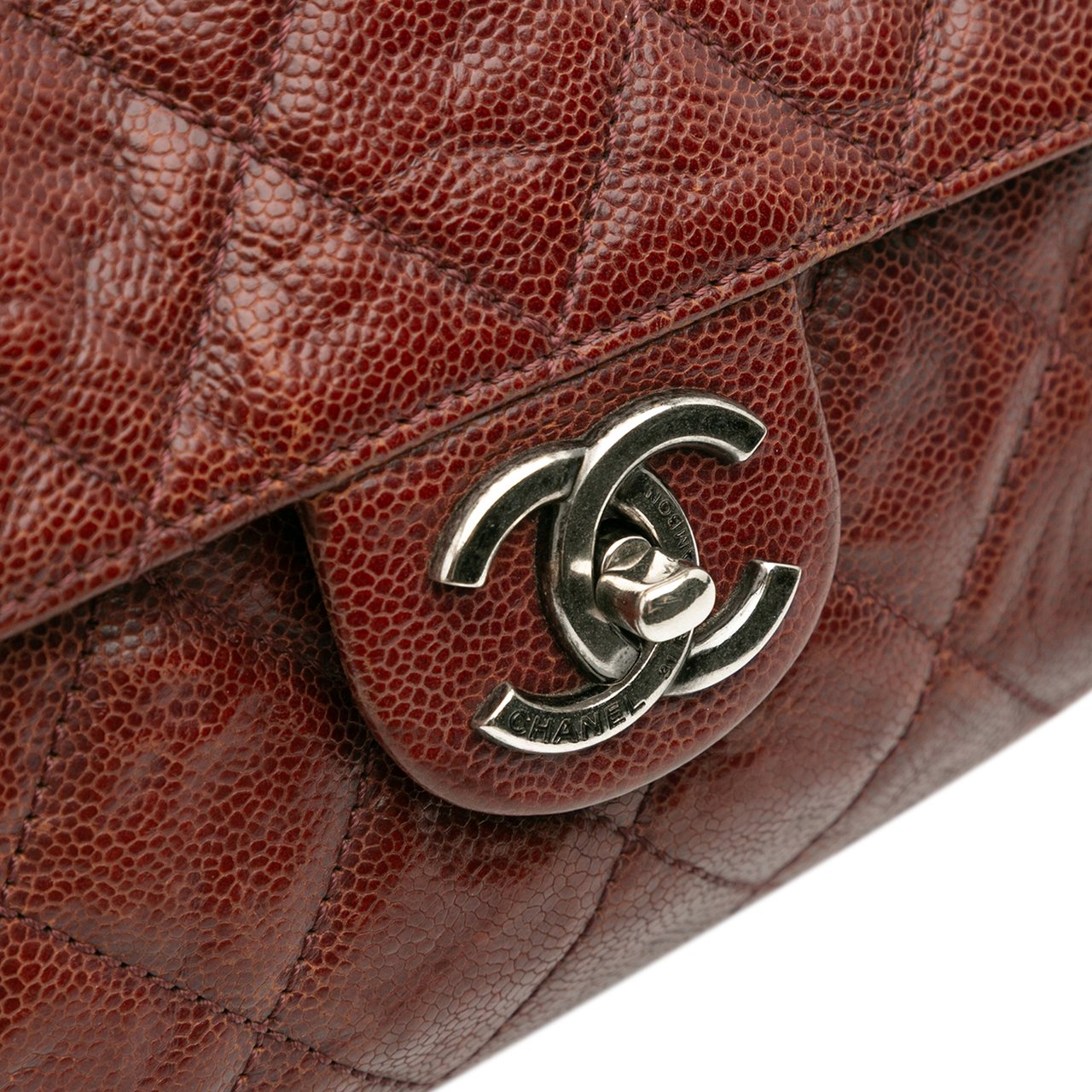 Chanel Jumbo Quilted Glazed Caviar CC Crave Flap Rood