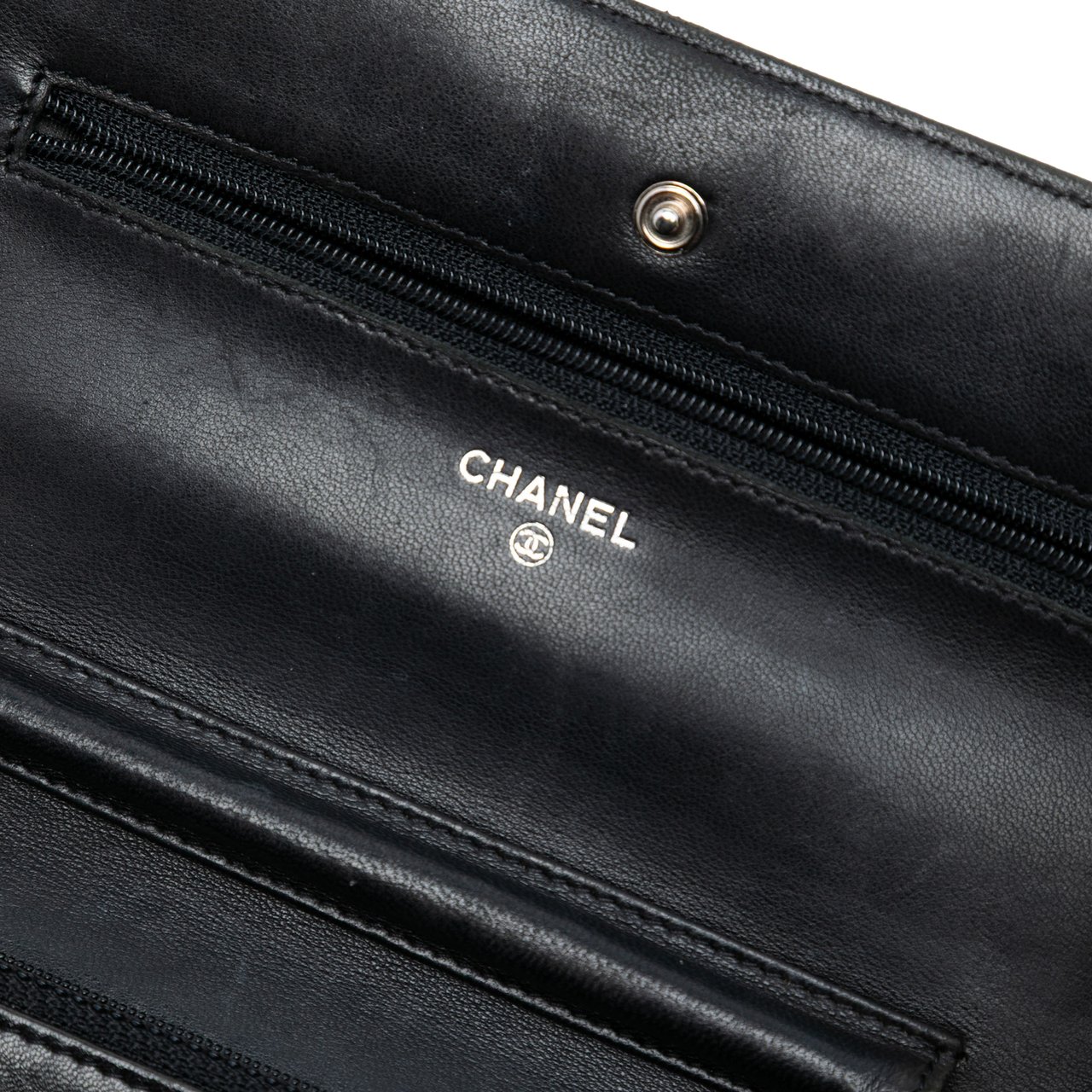 Chanel CC Calfskin Wallet on Chain Zwart