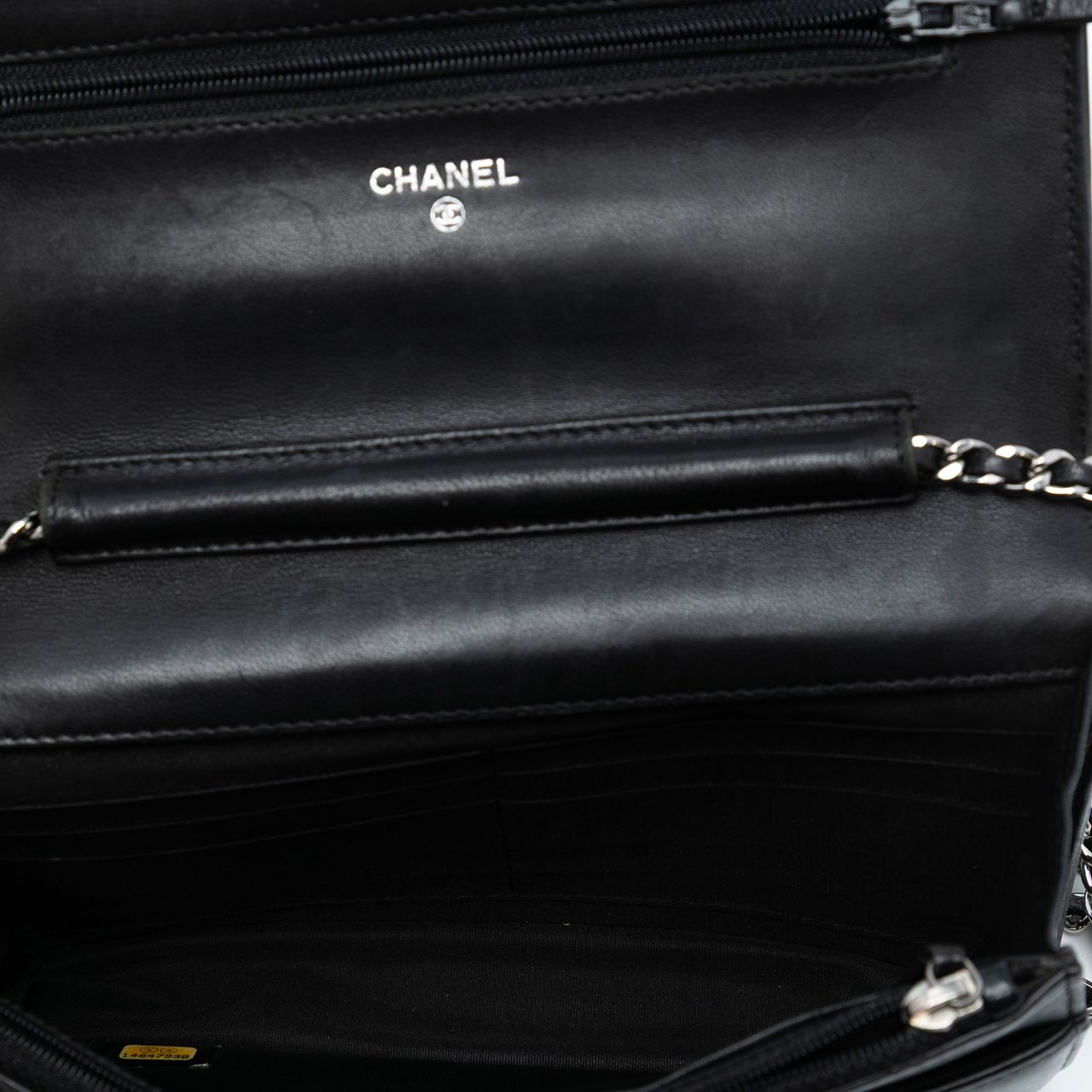 Chanel CC Calfskin Wallet on Chain Zwart