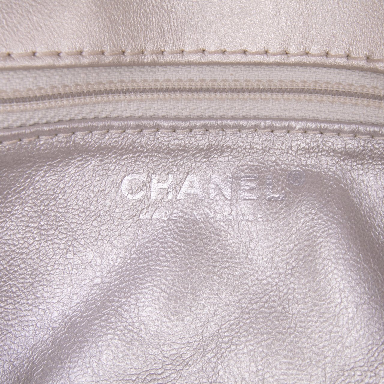 Chanel Reissue 2.55 Metallic Lambskin Clutch With Chain Zilver
