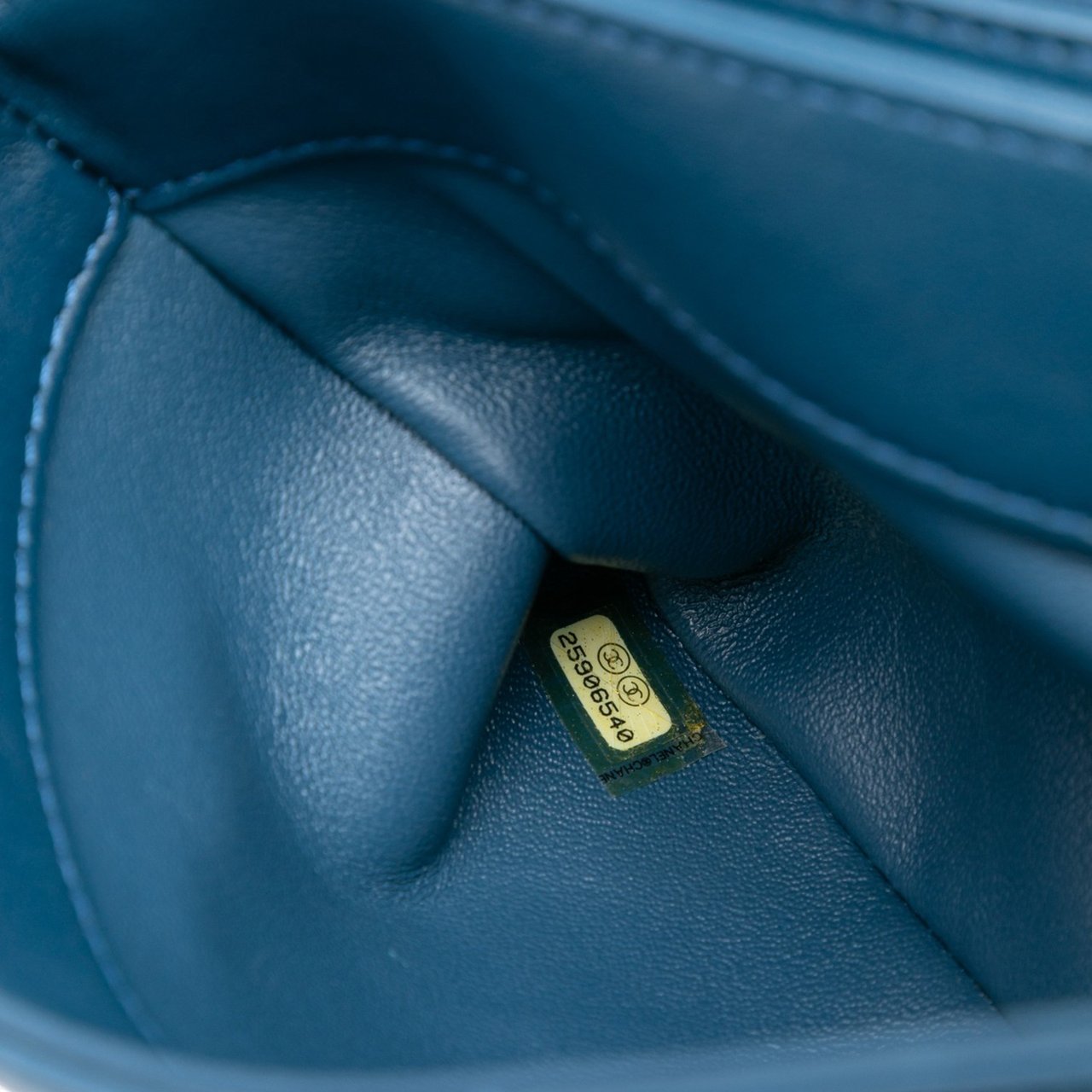 Chanel Small Chevron Lambskin Stitched Envelope Flap Blauw