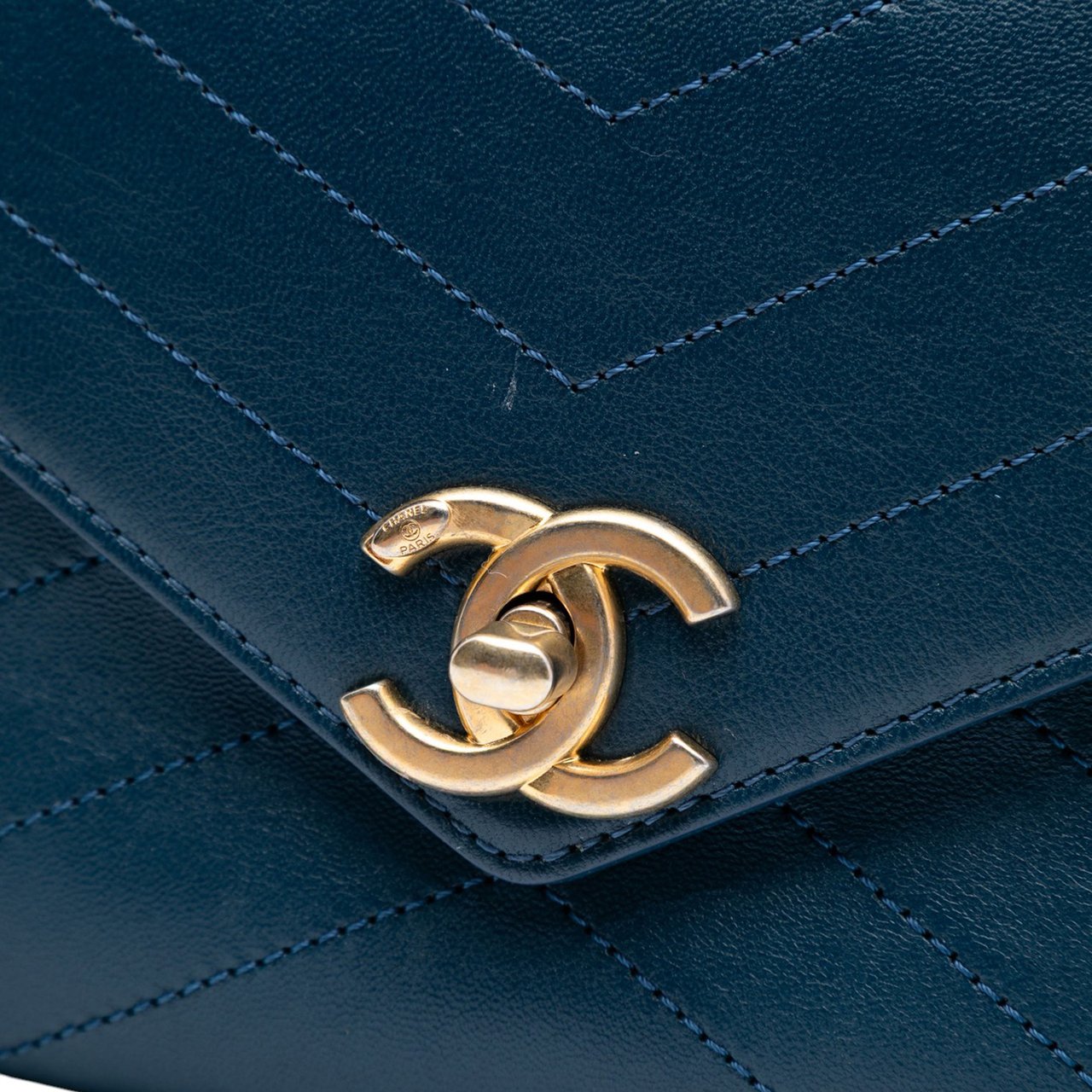 Chanel Small Chevron Lambskin Stitched Envelope Flap Blauw