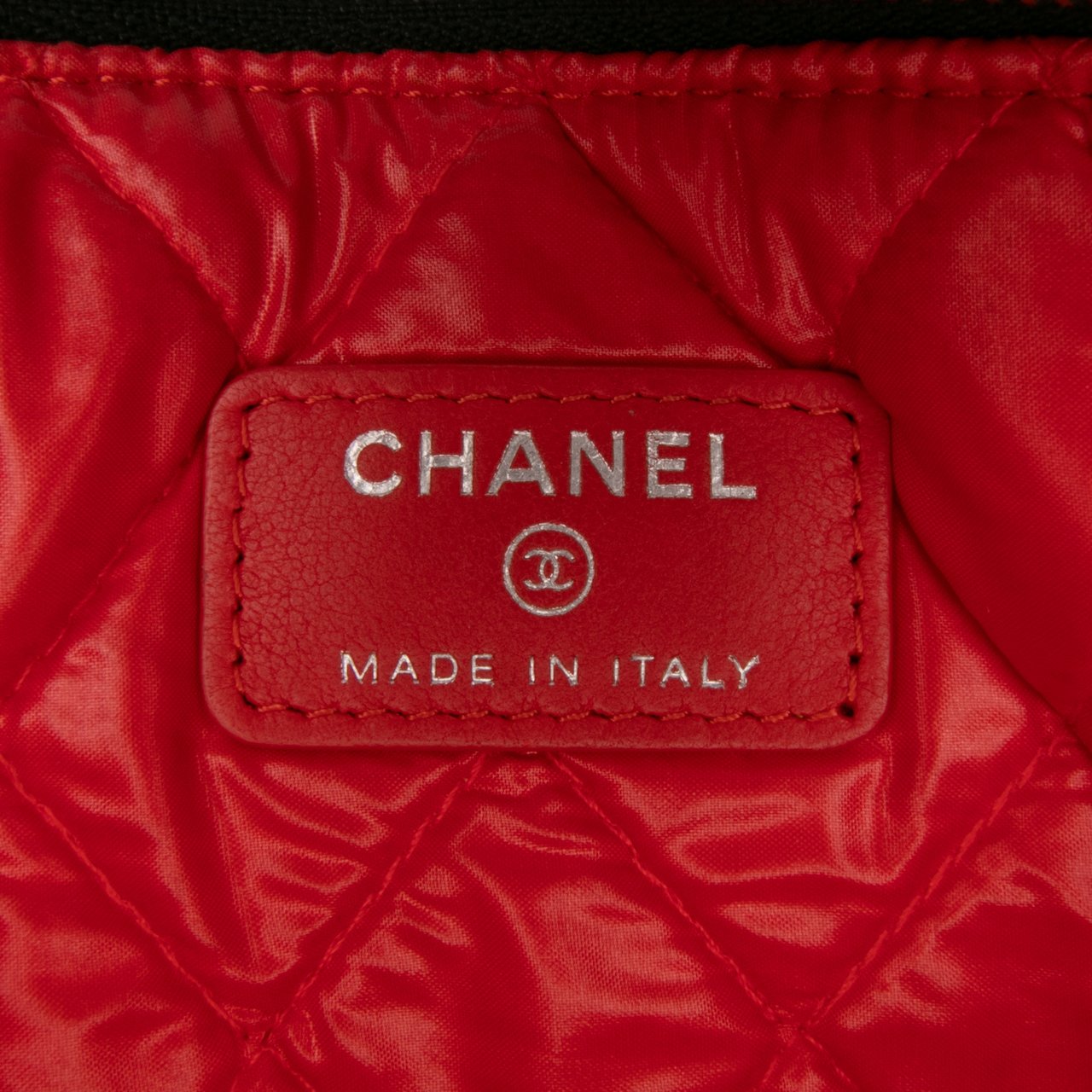 Chanel Medium Quilted Lambskin Data Center O Case Clutch Zwart