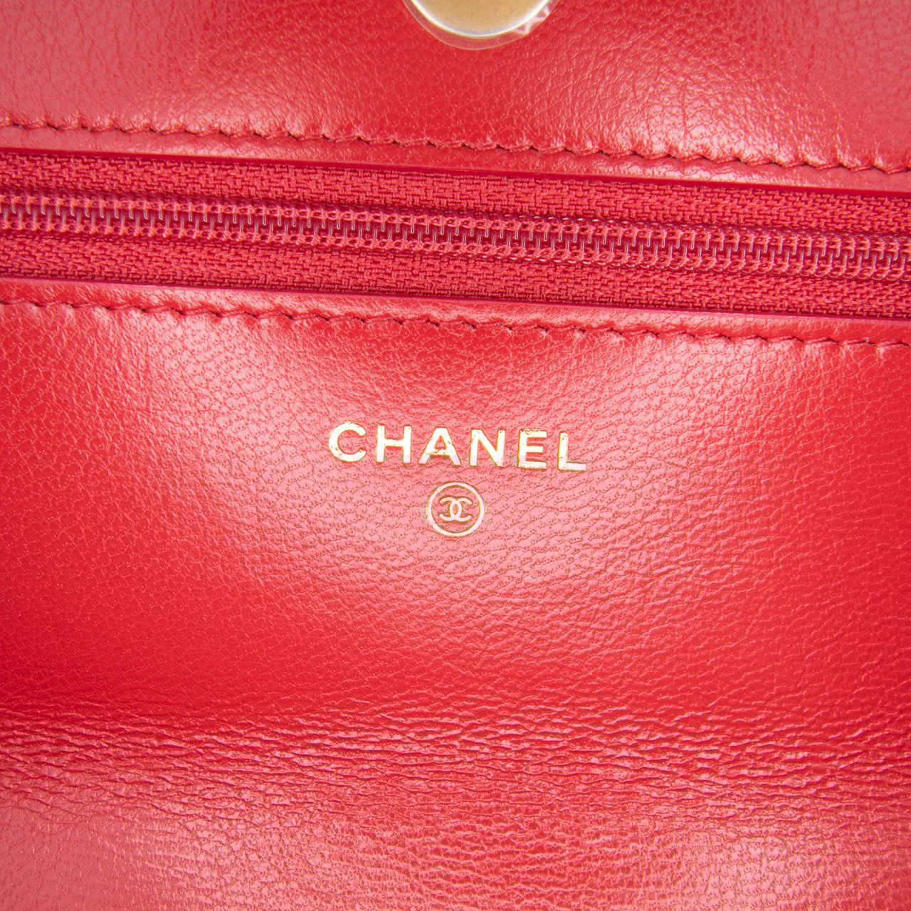 Chanel Quilted Goatskin 19 Wallet on Chain Rood