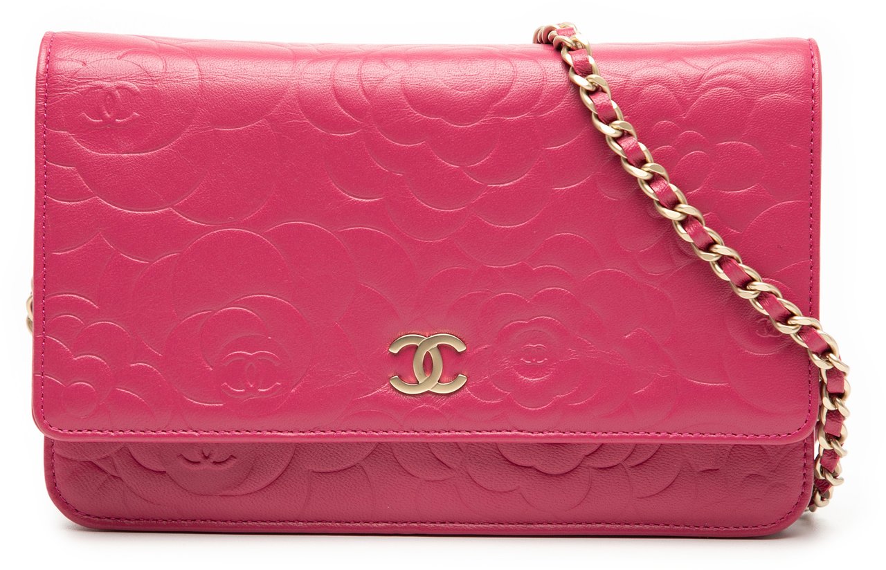 Chanel CC Embossed Lambskin Camellia Wallet On Chain Roze