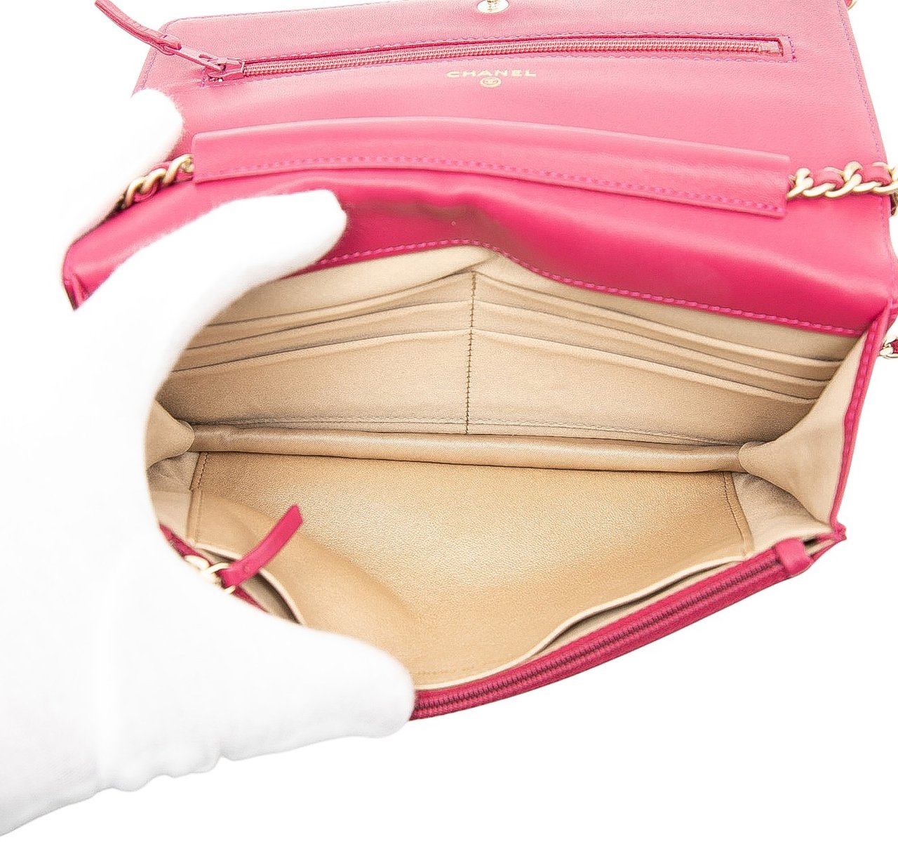 Chanel CC Embossed Lambskin Camellia Wallet On Chain Roze