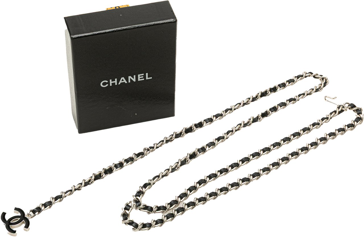 Chanel Silver CC Leather Woven Chain Belt Zilver