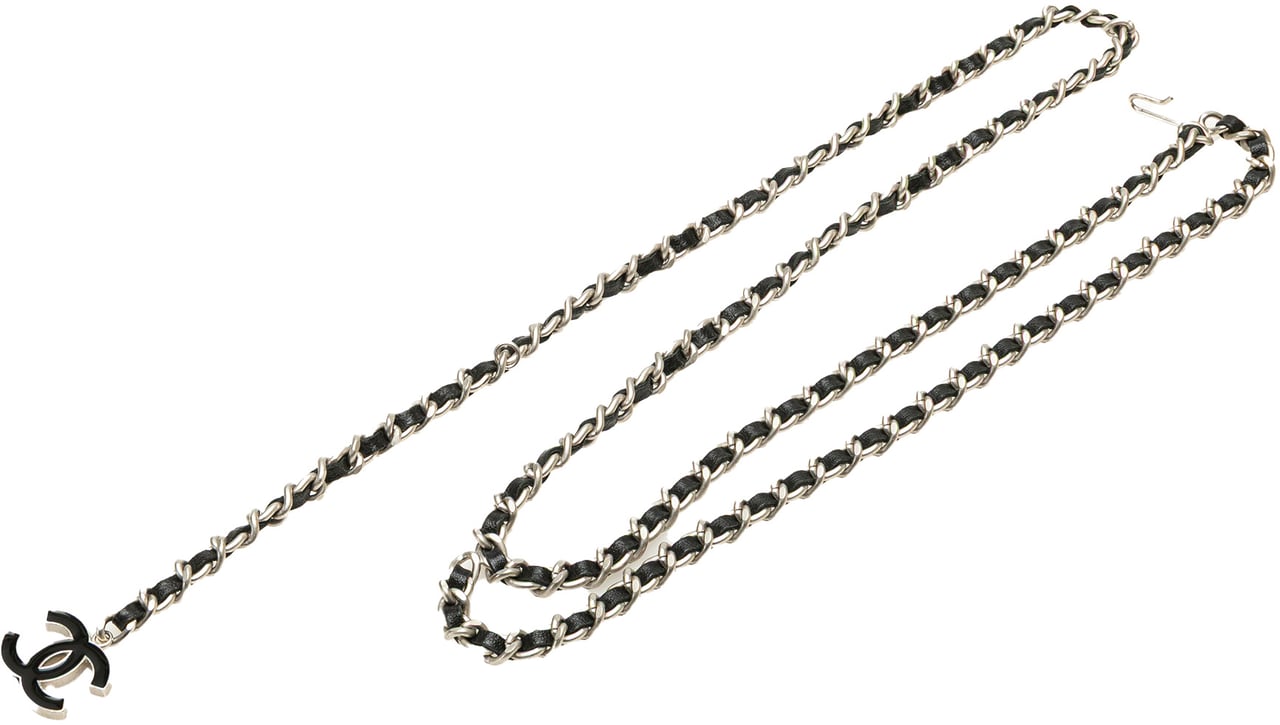 Chanel Silver CC Leather Woven Chain Belt Zilver