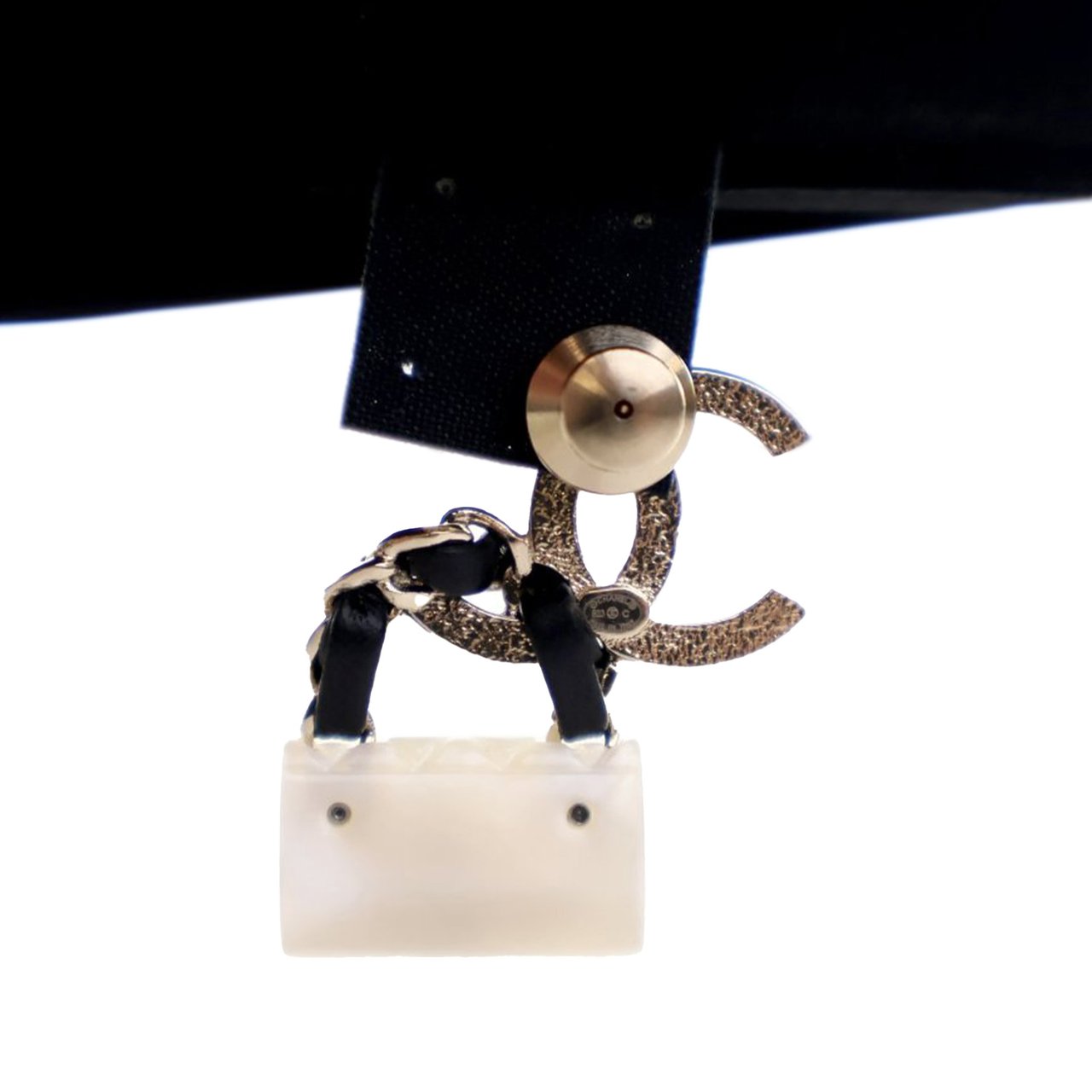 Chanel Gold Plated Enamel CC Quilted Flap Brooch Goud