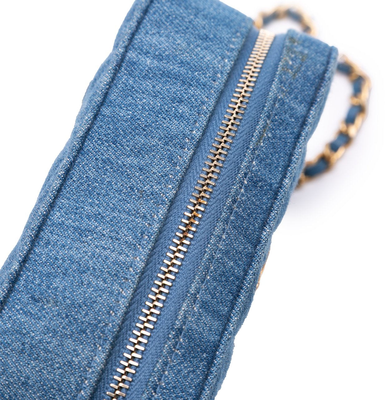 Chanel Quilted Denim Pearl Crush Camera Bag Blauw