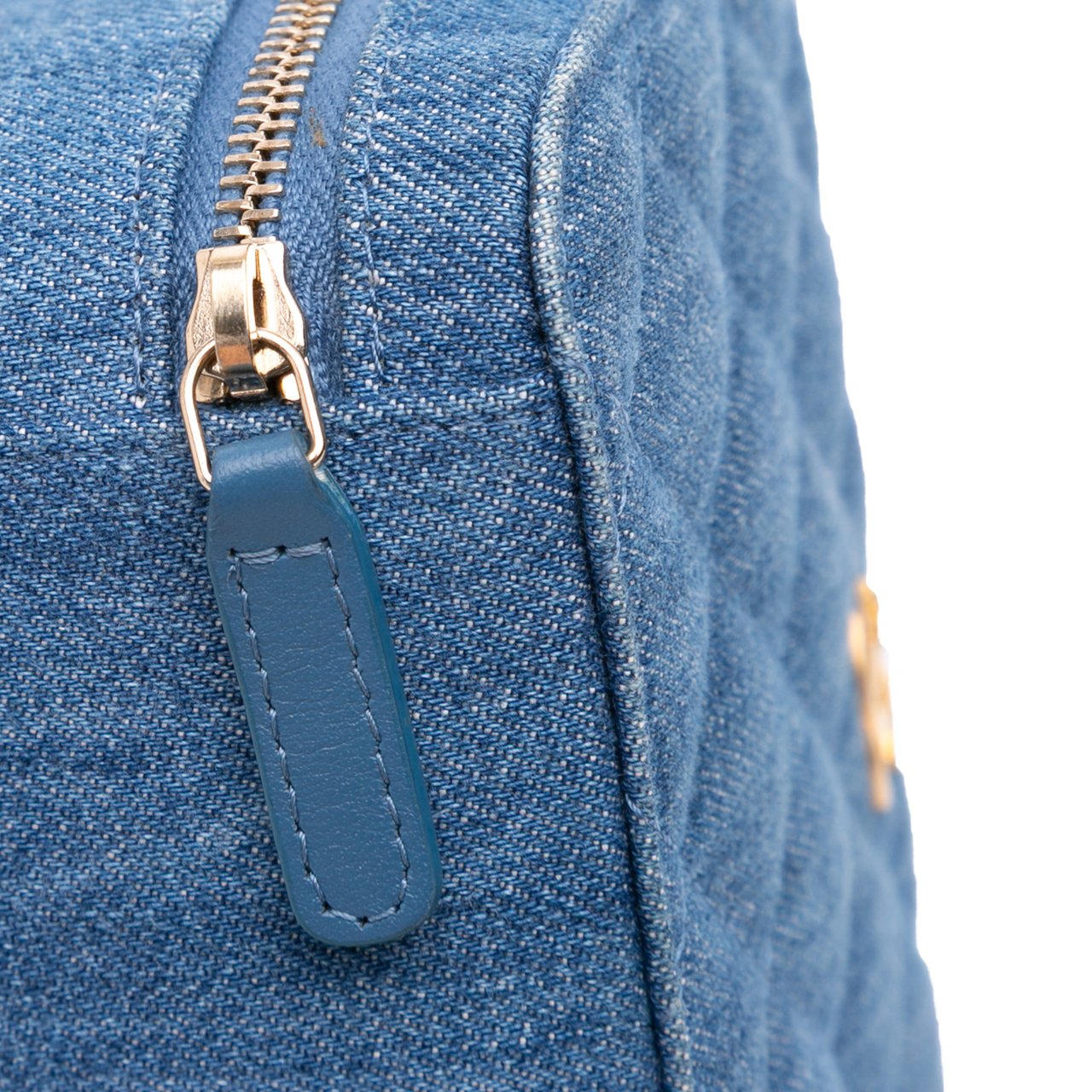 Chanel Quilted Denim Pearl Crush Camera Bag Blauw