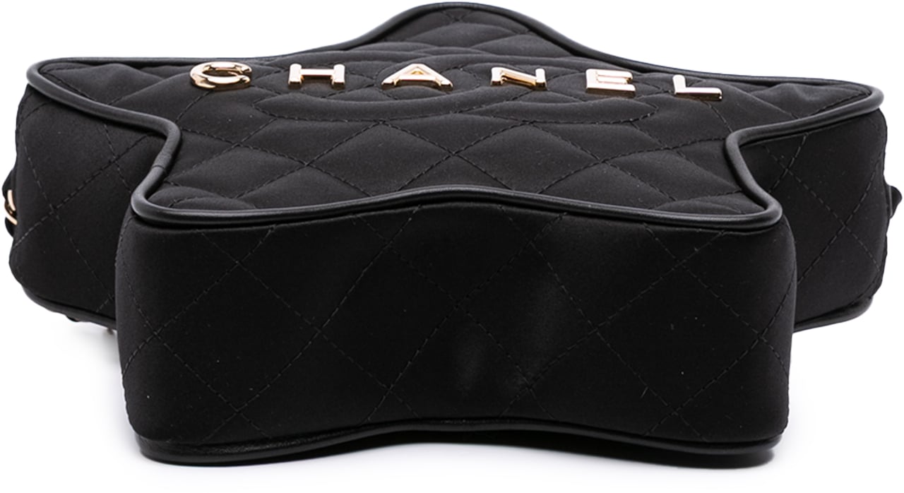 Chanel Quilted Satin Walk Of Fame Star Crossbody Zwart