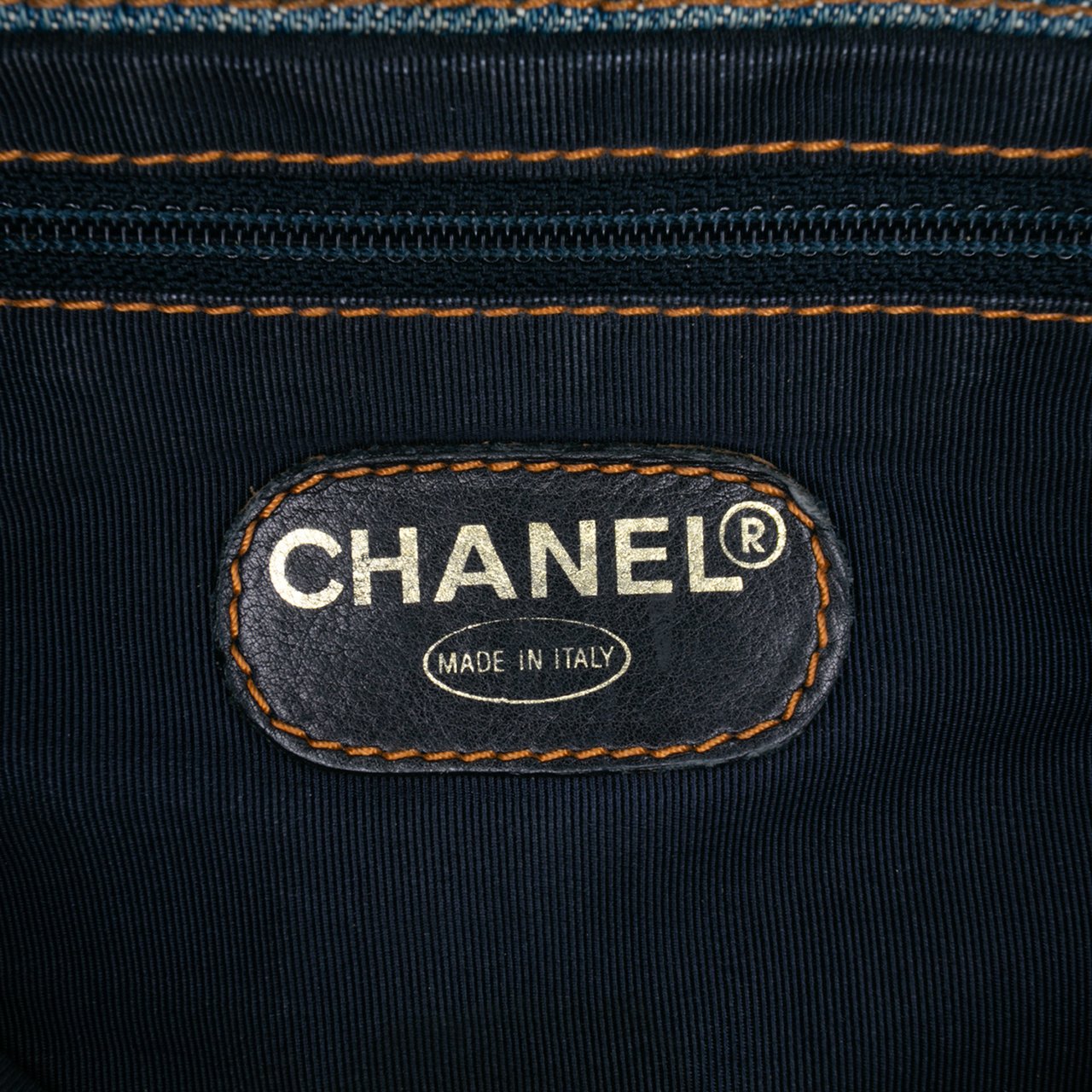 Chanel Small CC Stitched Denim Tote Blauw