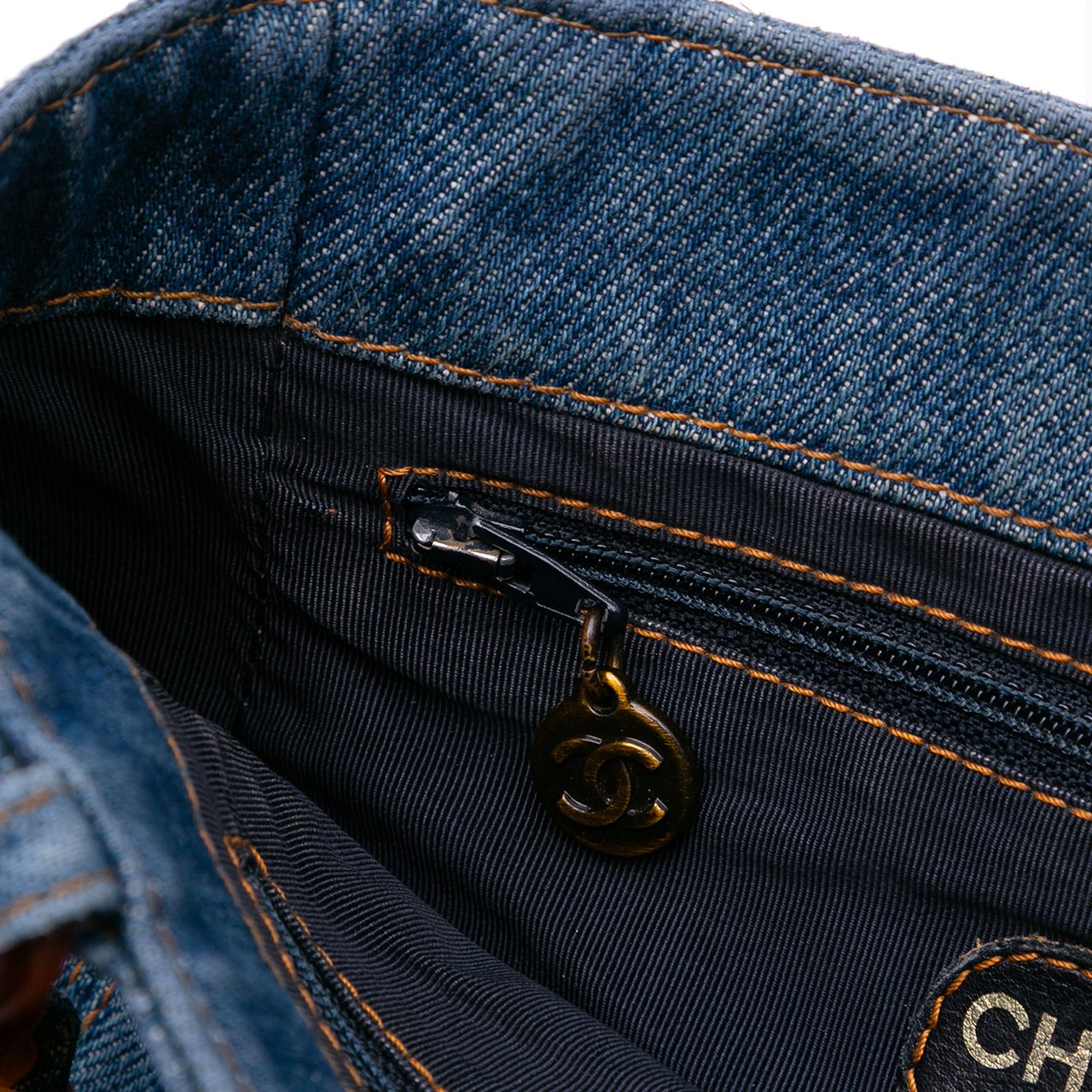 Chanel Small CC Stitched Denim Tote Blauw