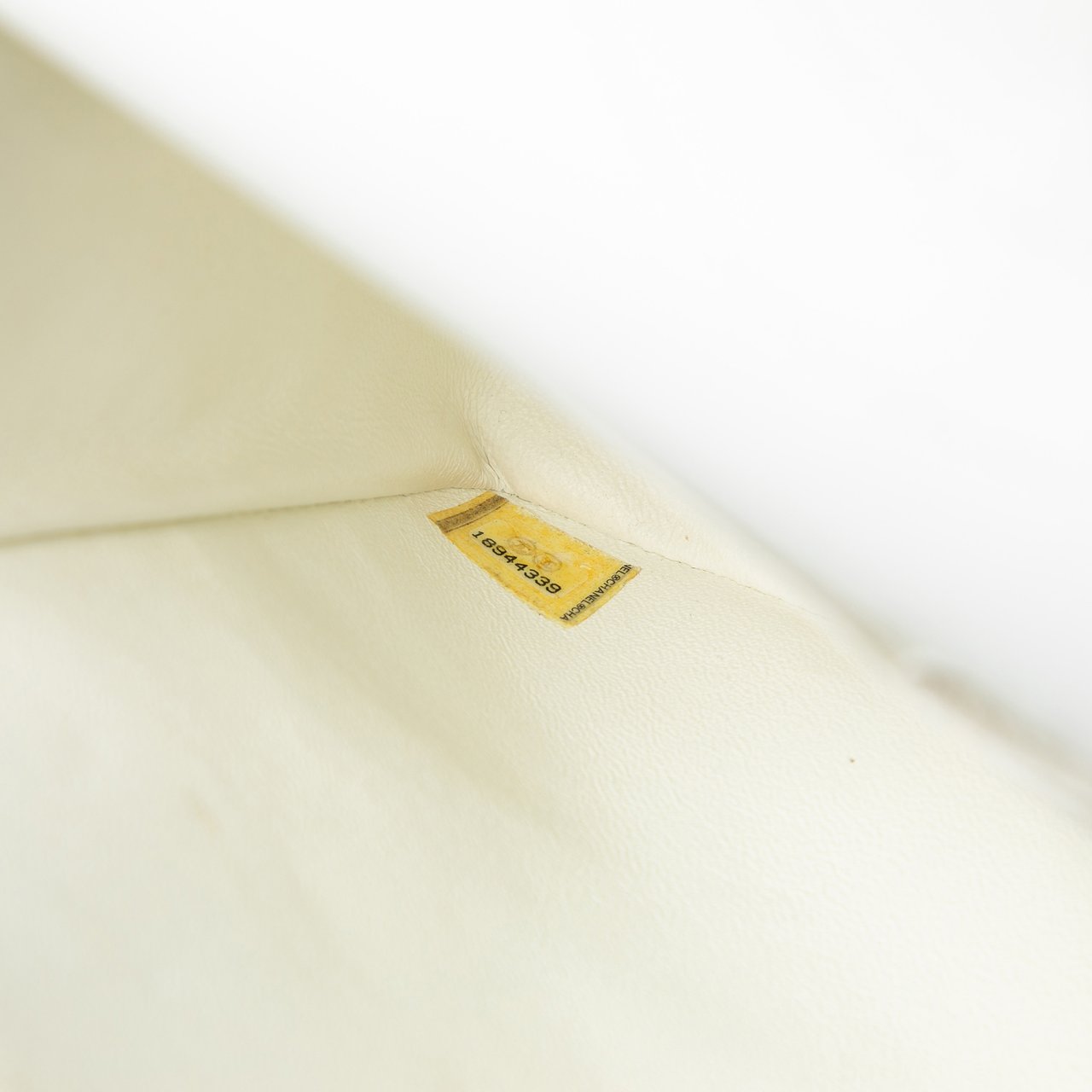 Chanel Jumbo Classic Caviar Double Flap Wit