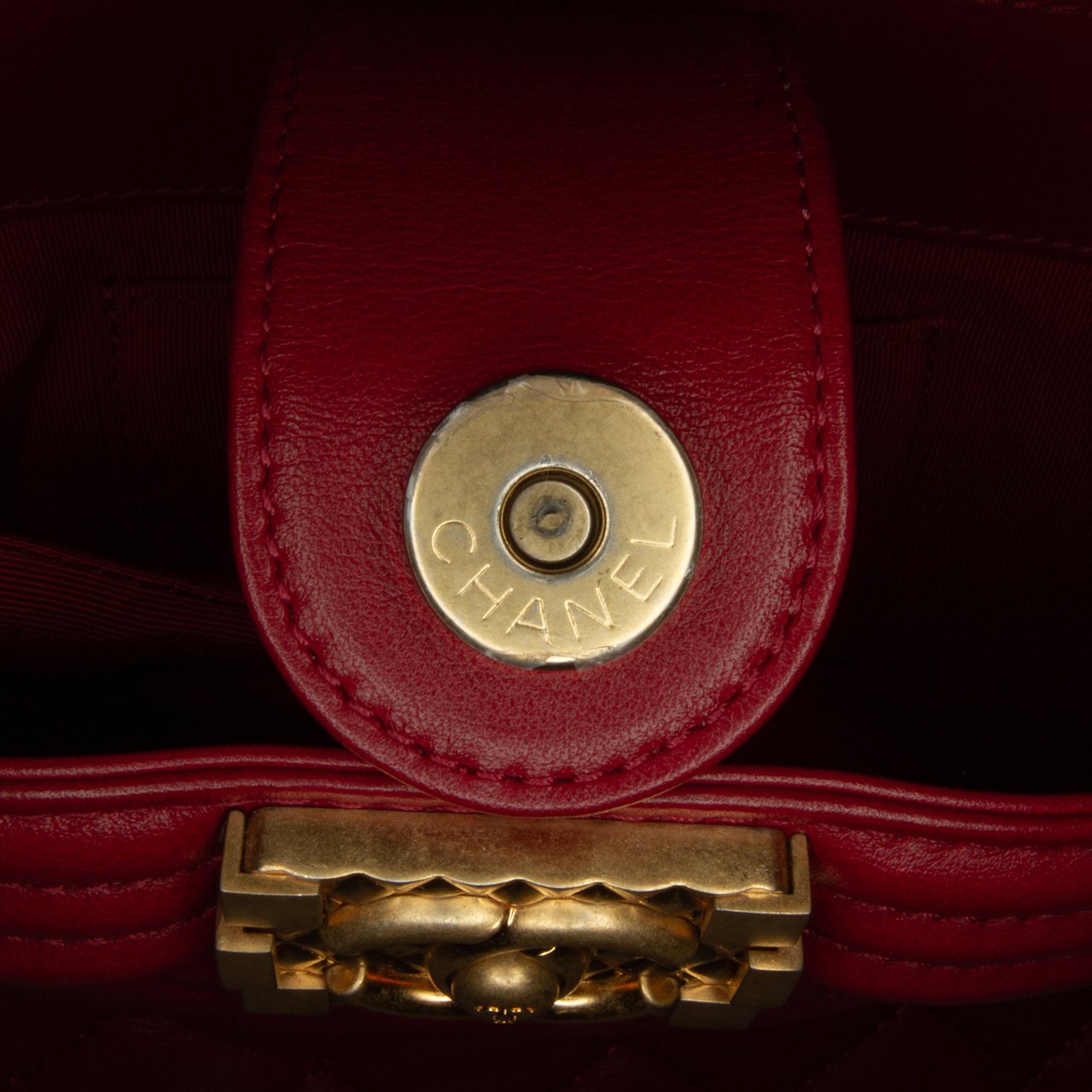 Chanel Calfskin Boy Bucket Bag Rood