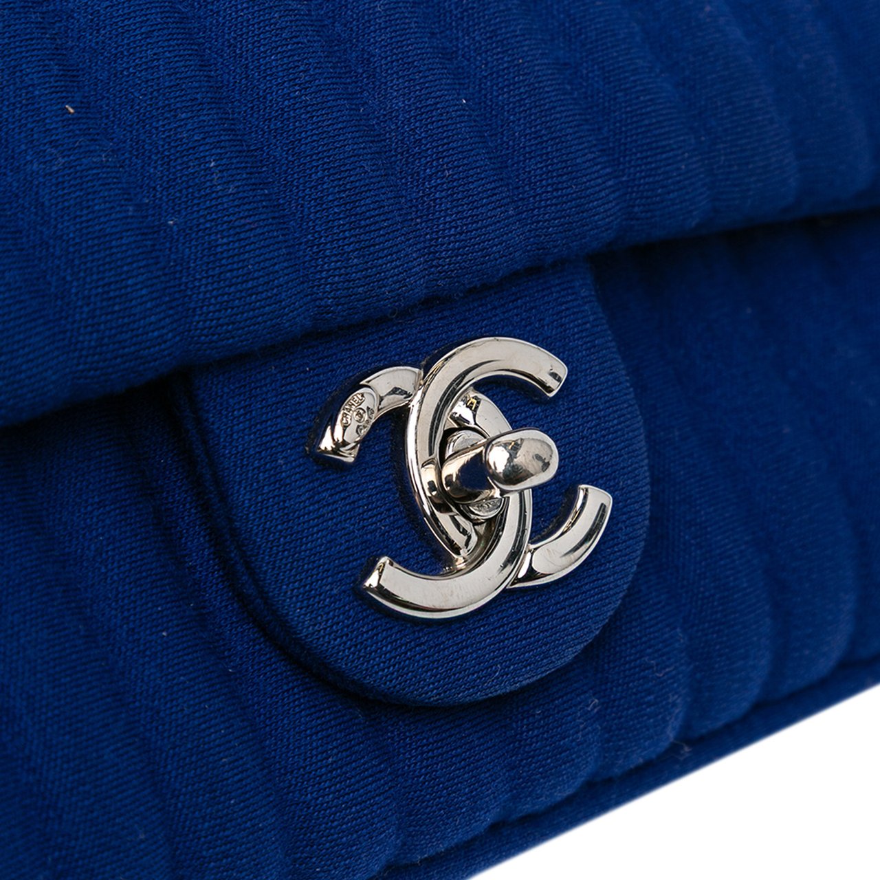 Chanel Medium Vertical Quilted Jersey Chain Flap Blauw