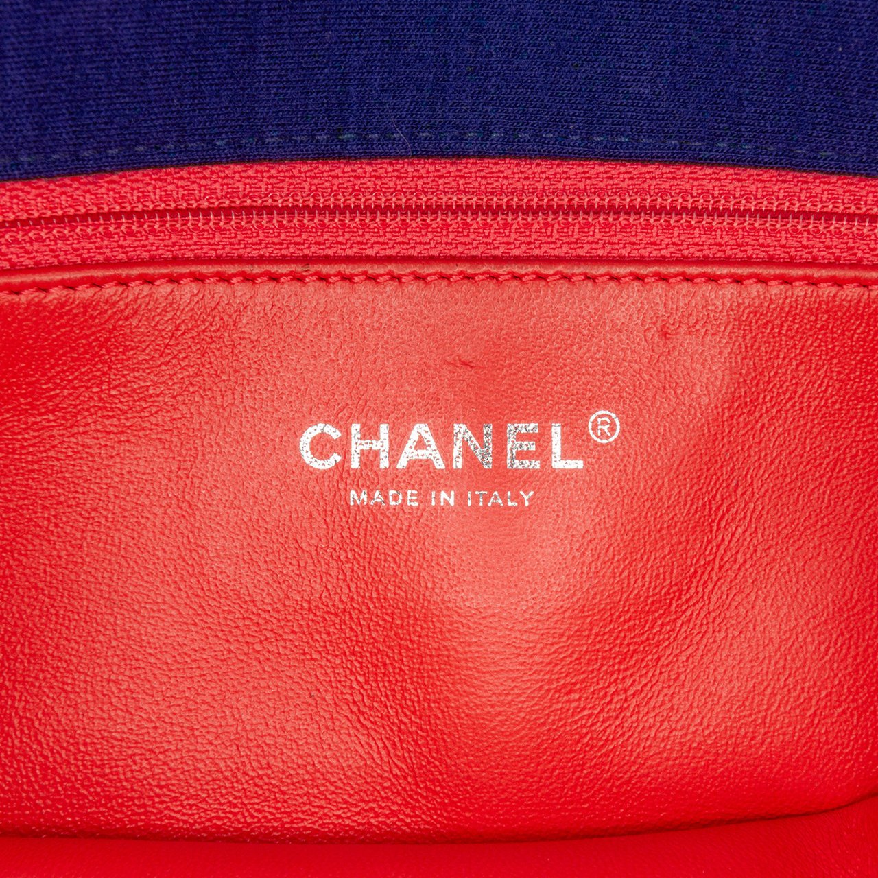 Chanel Medium Vertical Quilted Jersey Chain Flap Blauw
