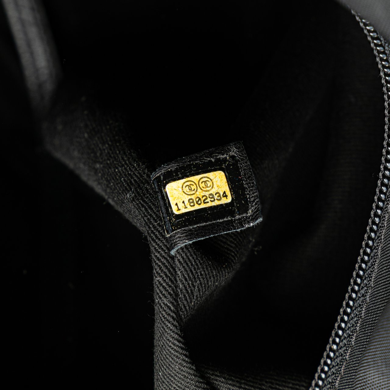 Chanel Paris New York Quilted Nylon Tote Zwart
