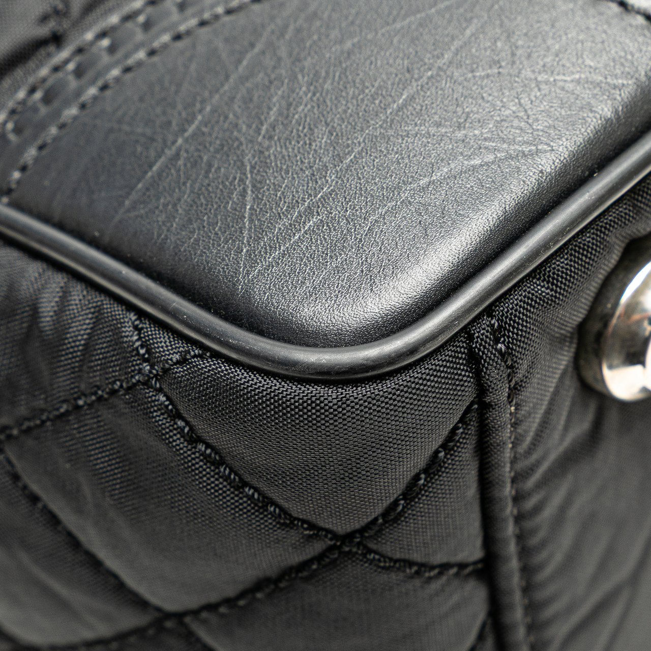 Chanel Paris New York Quilted Nylon Tote Zwart