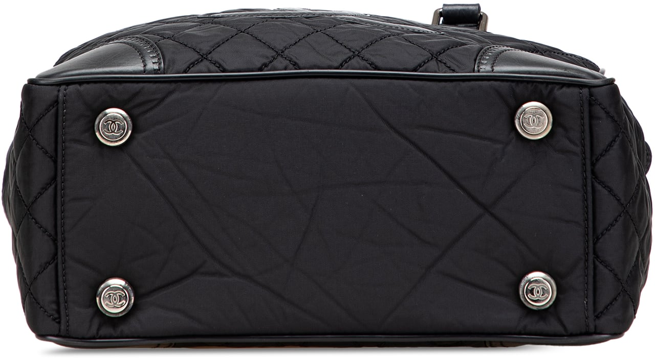 Chanel Paris New York Quilted Nylon Tote Zwart