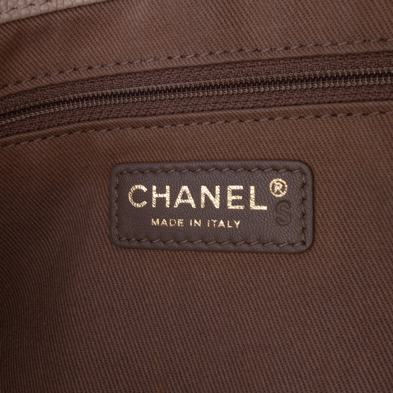 Chanel Medium Quilted Caviar Coco Pleats Messenger Flap Bruin