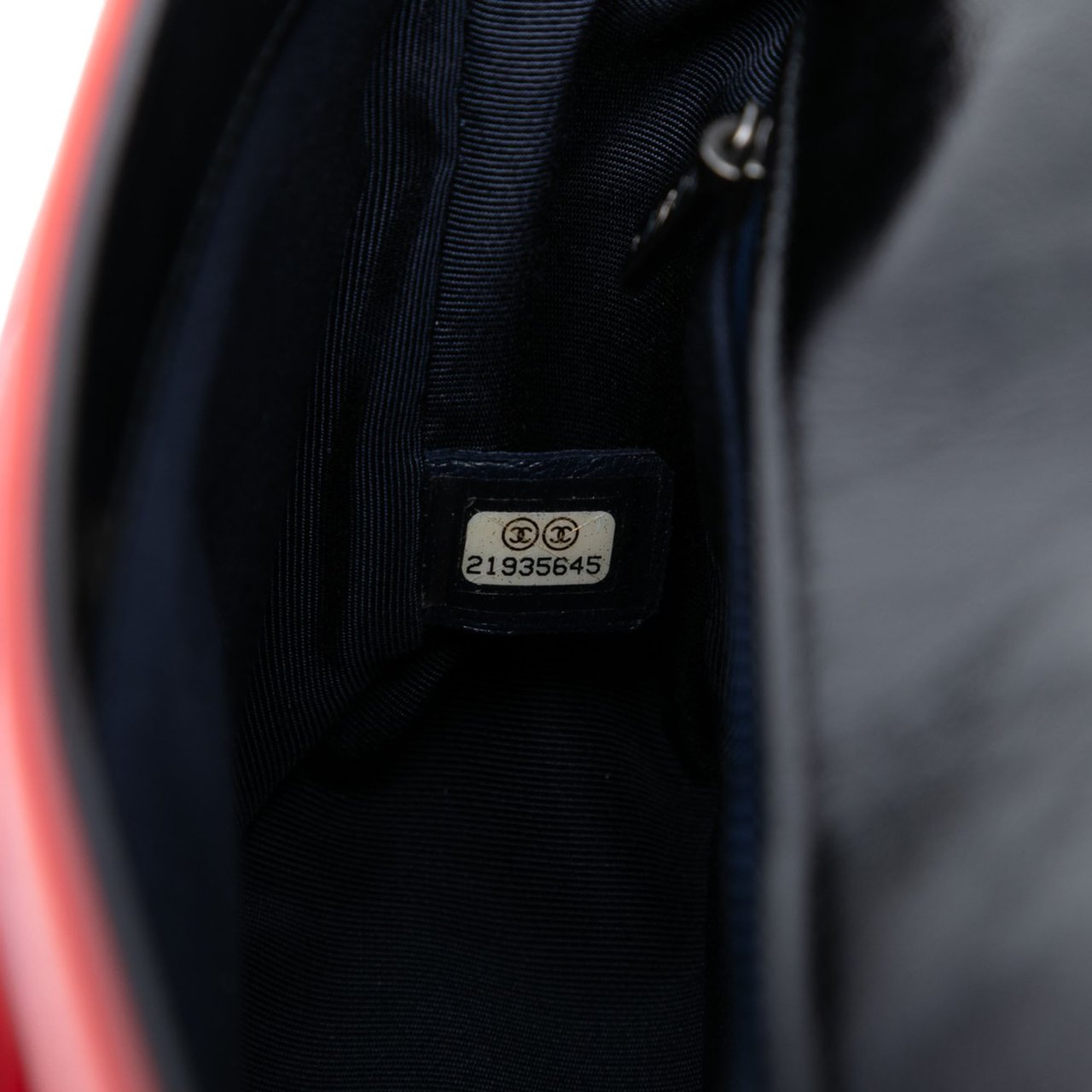 Chanel Medium Tricolor Quilted Glazed Calfskin CC Plate Flap Zwart