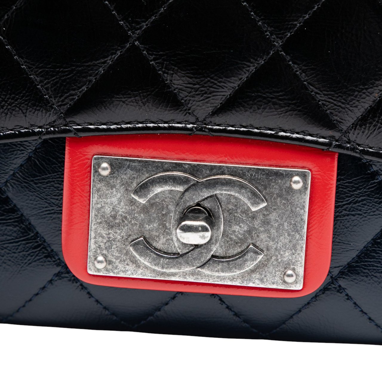 Chanel Medium Tricolor Quilted Glazed Calfskin CC Plate Flap Zwart