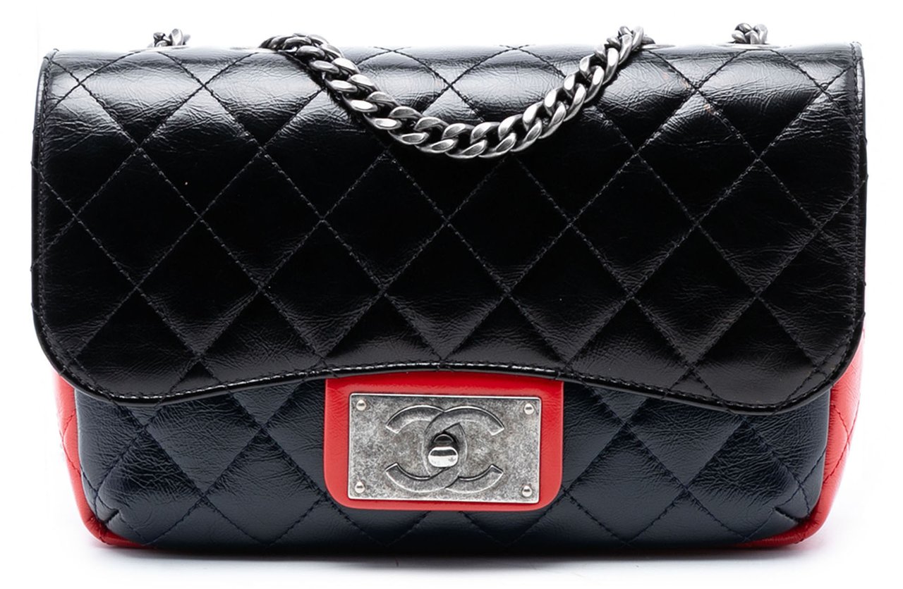 Chanel Medium Tricolor Quilted Glazed Calfskin CC Plate Flap Zwart