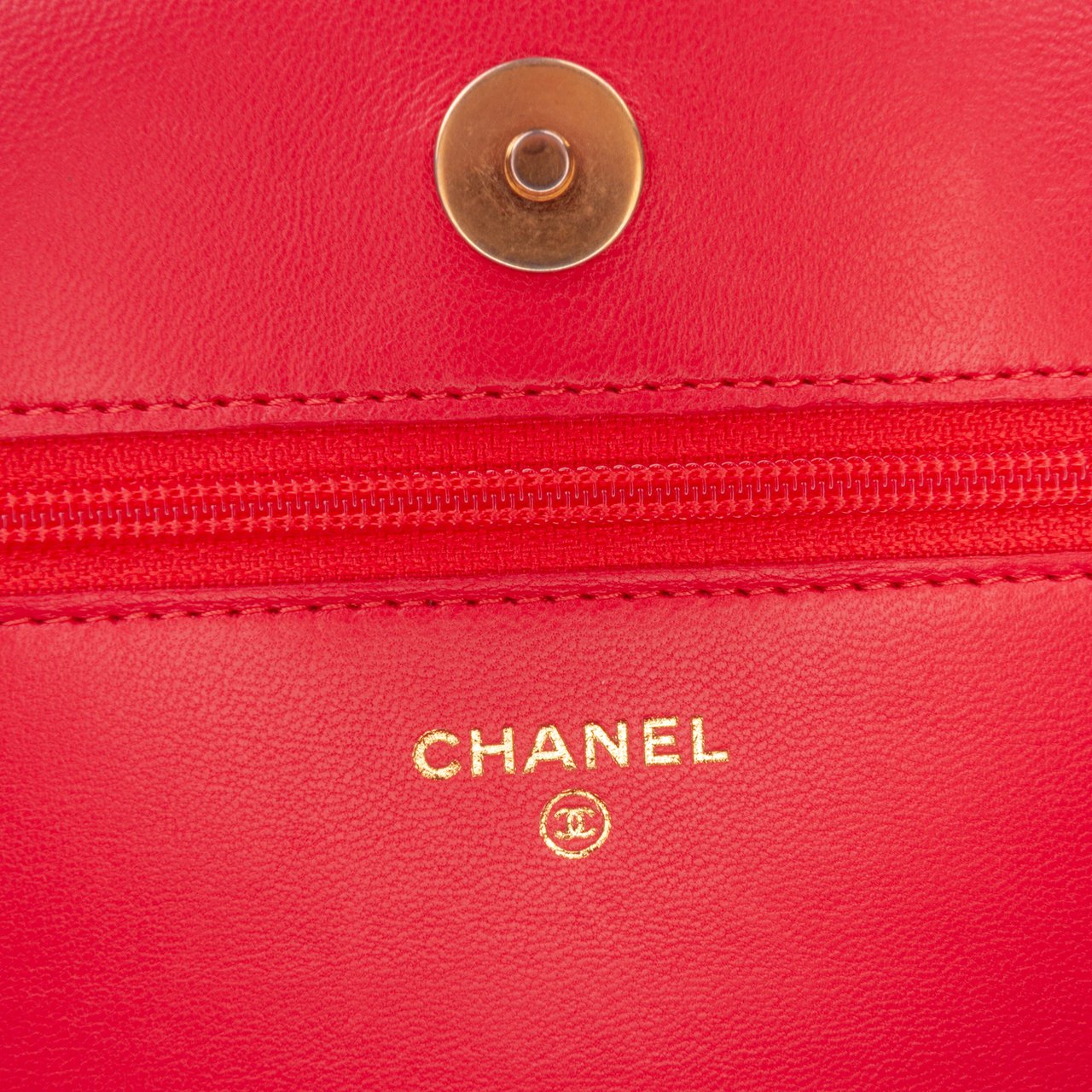Chanel Quilted Caviar Boy Wallet on Chain Rood