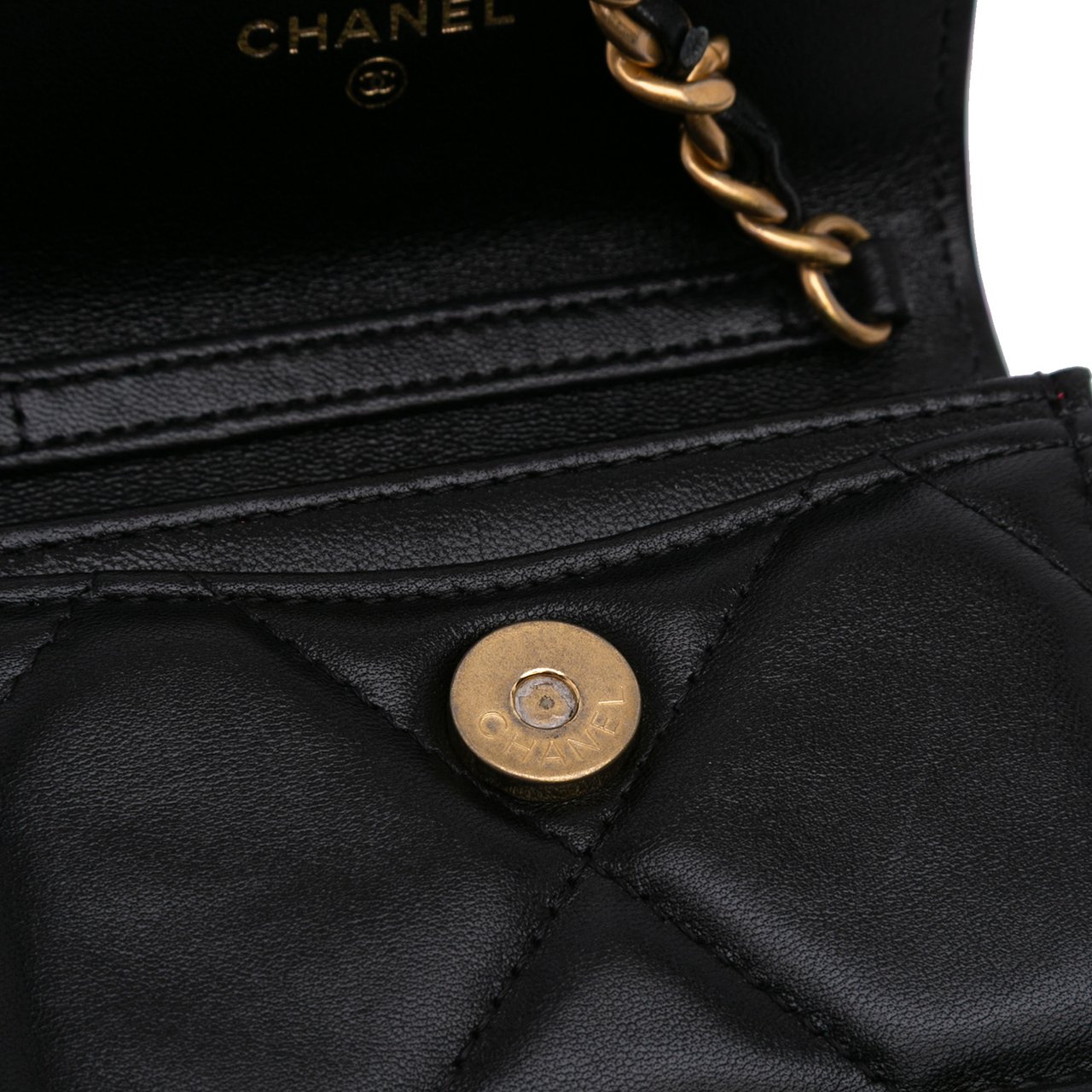Chanel Lambskin 19 Flap Coin Purse With Chain Zwart