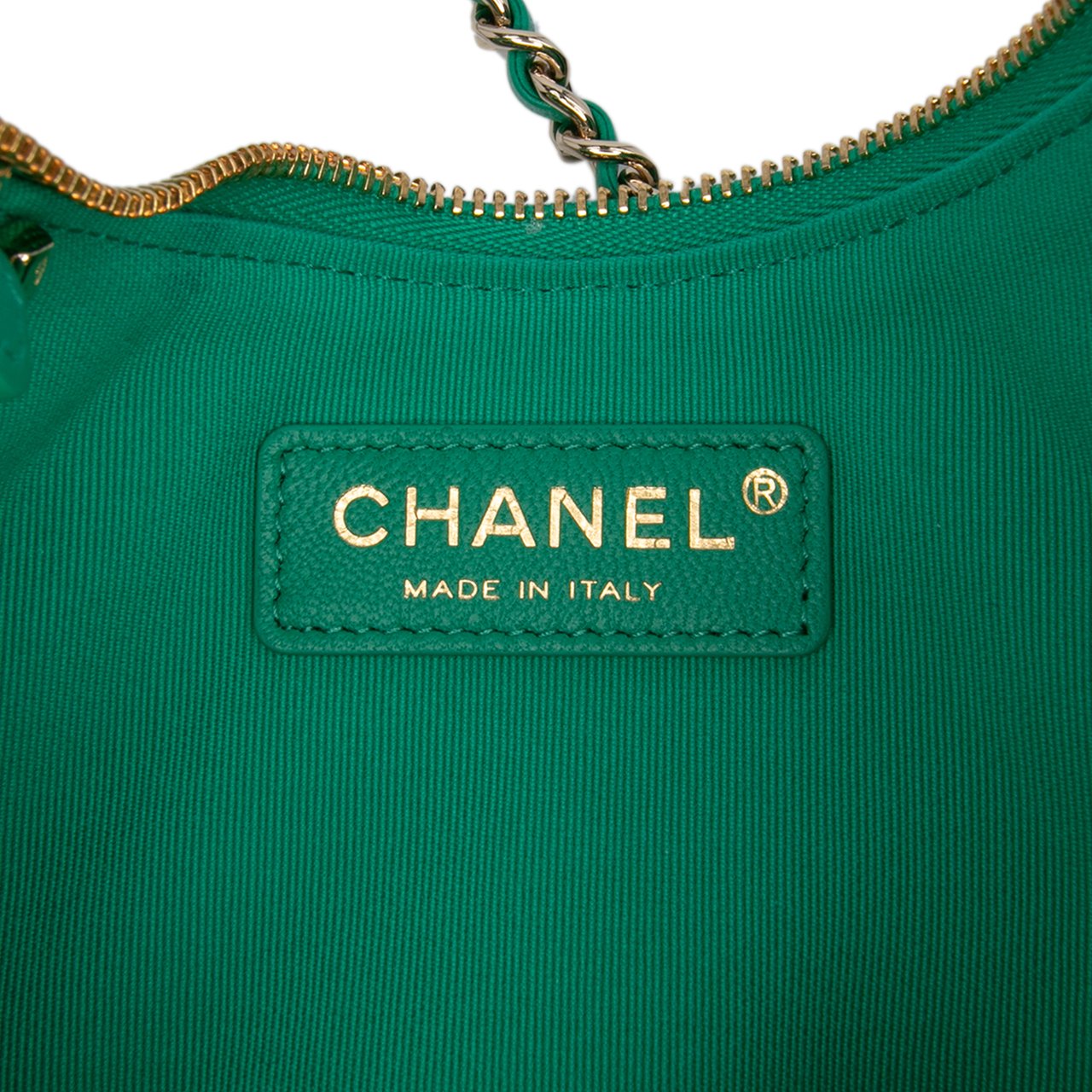 Chanel Small Quilted Lambskin Chain Around Hook Hobo Bag Groen