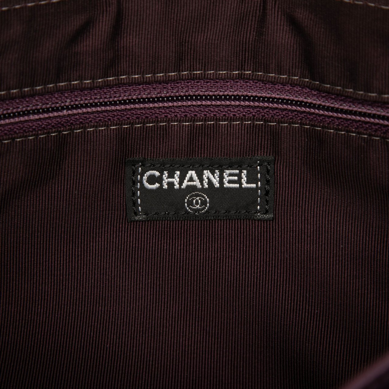 Chanel Reissue 2.55 Chocolate Bar Lambskin Accordion Flap Paars