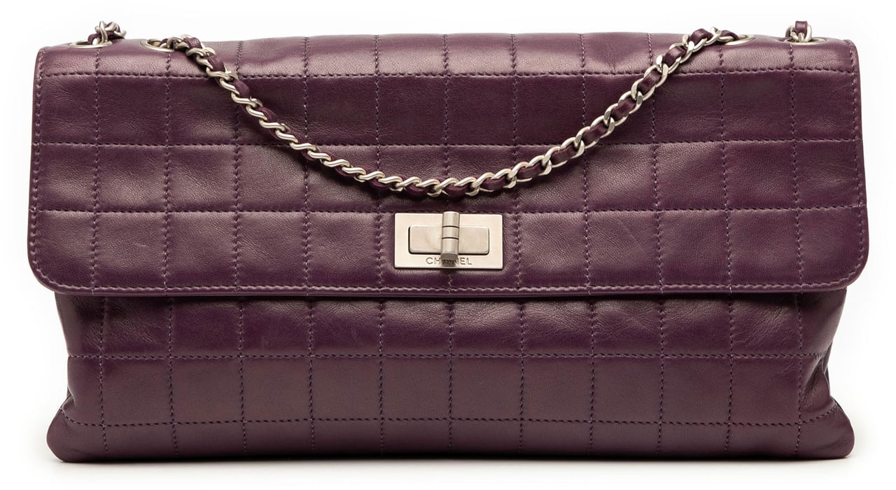 Chanel Reissue 2.55 Chocolate Bar Lambskin Accordion Flap Paars