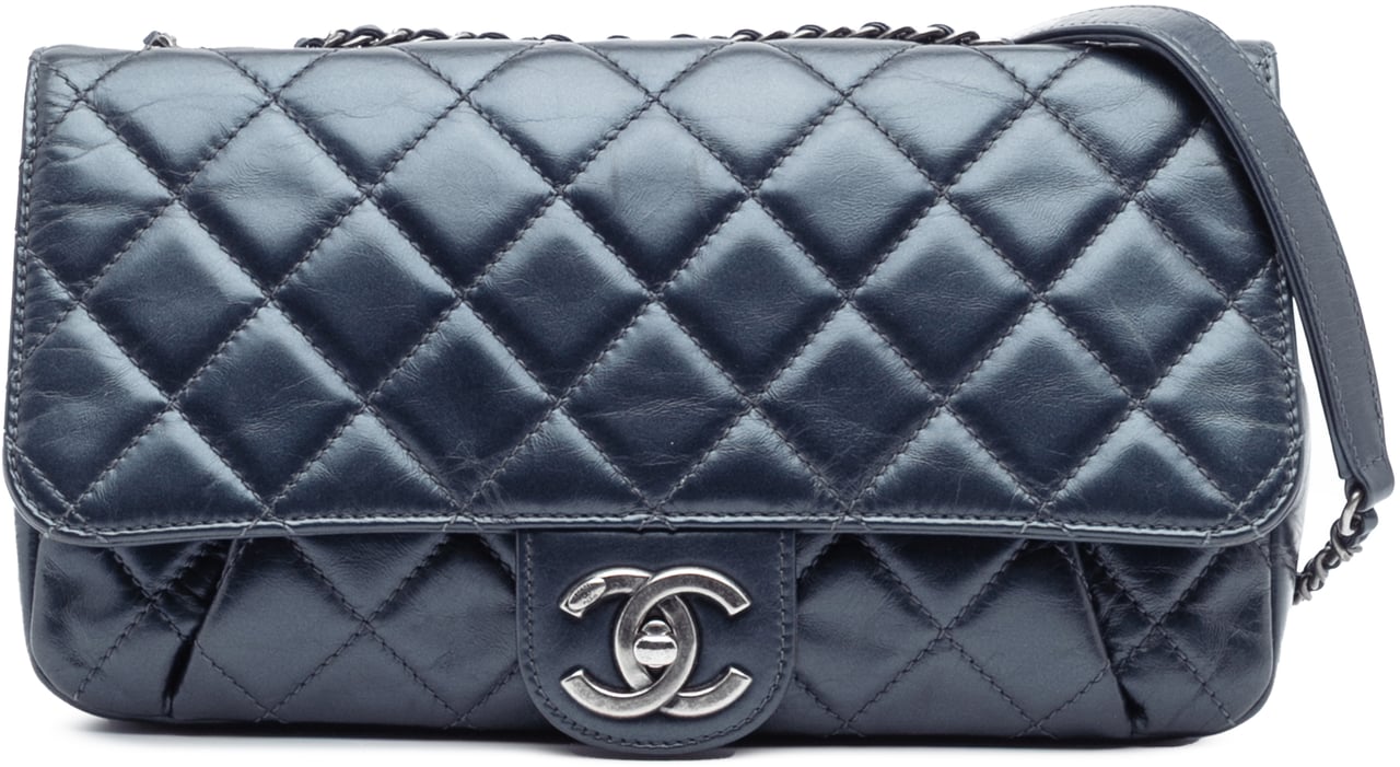 Chanel Quilted Glazed Calfskin Coco Pleats Flap Blauw