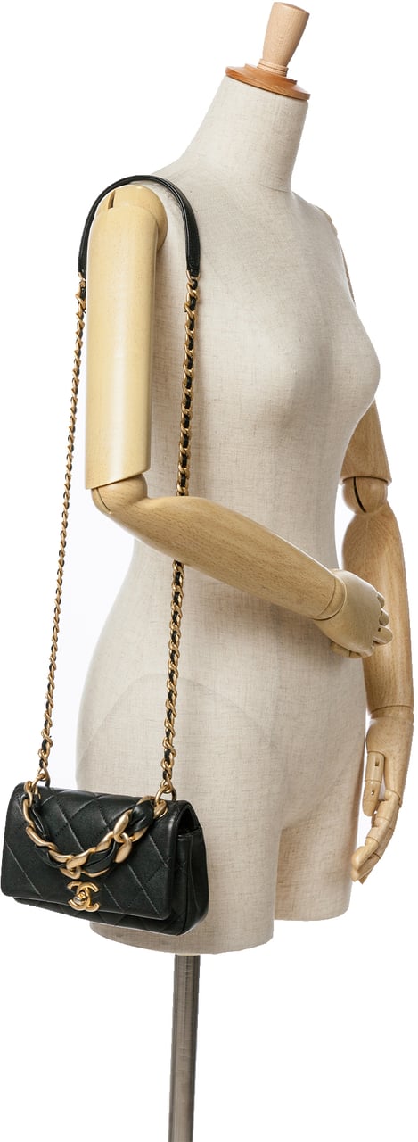 Chanel Small Quilted Lambskin Chain is More Flap Zwart
